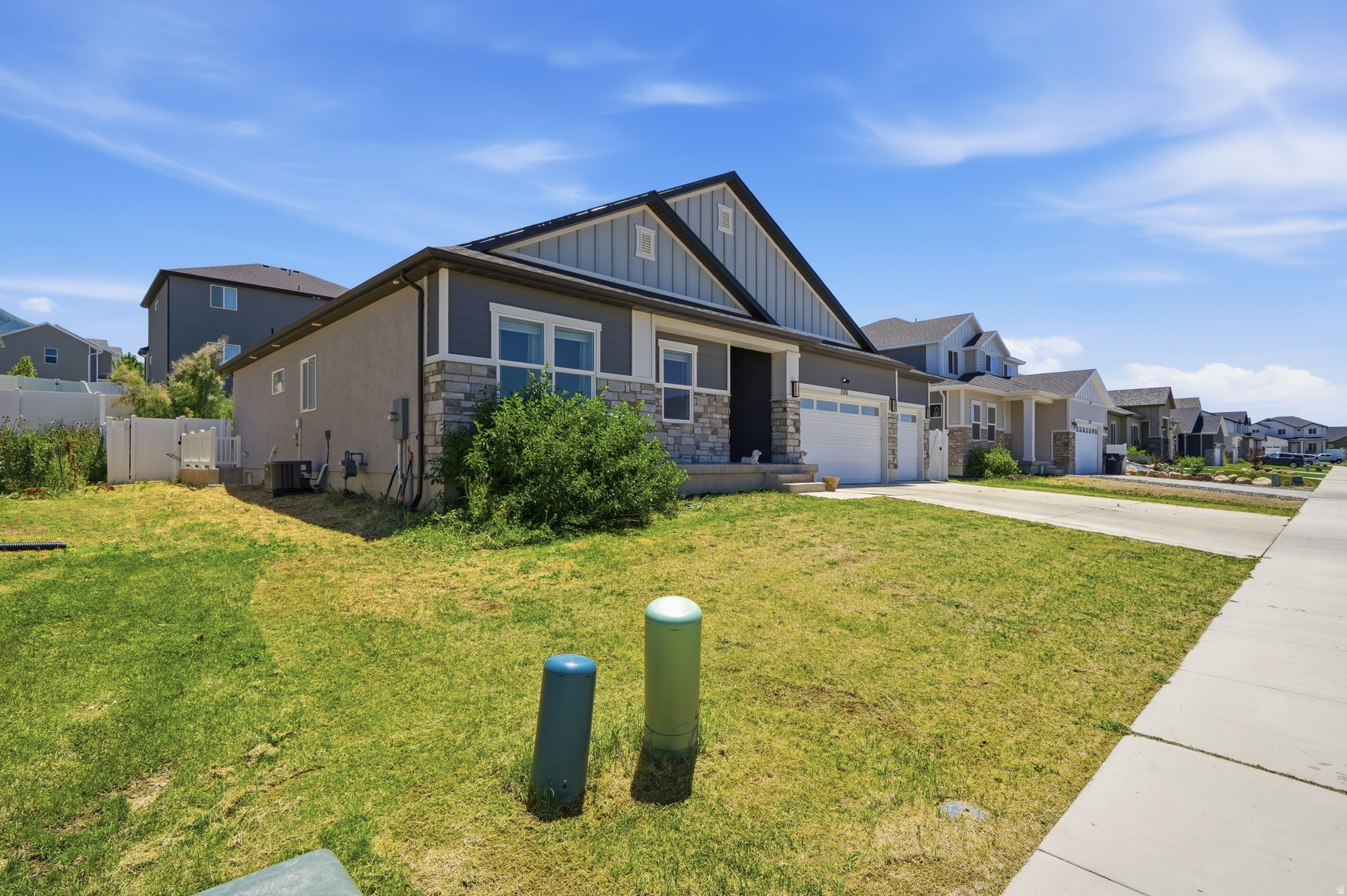 1186 N BUCKBOARD LN