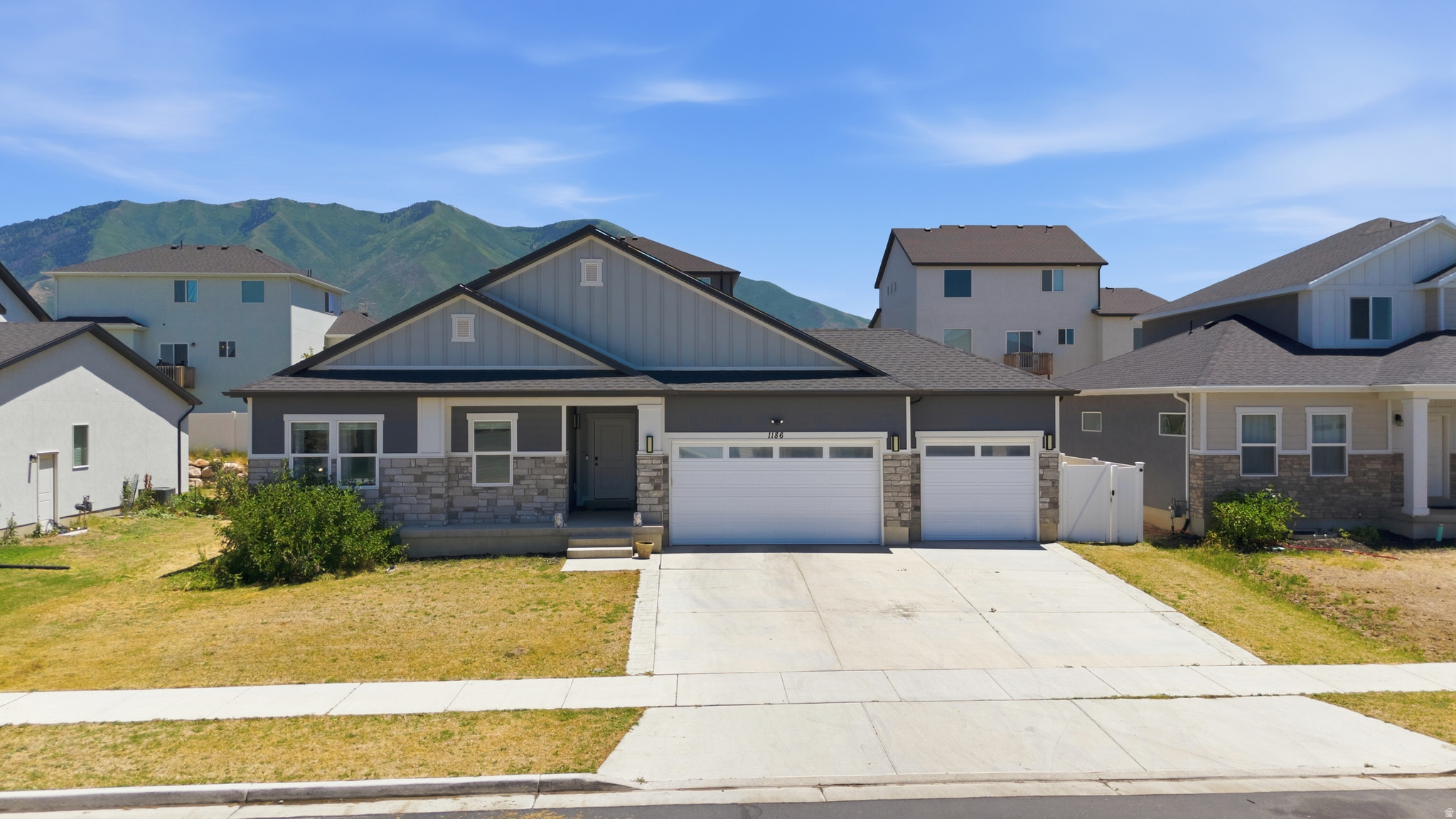 1186 N BUCKBOARD LN