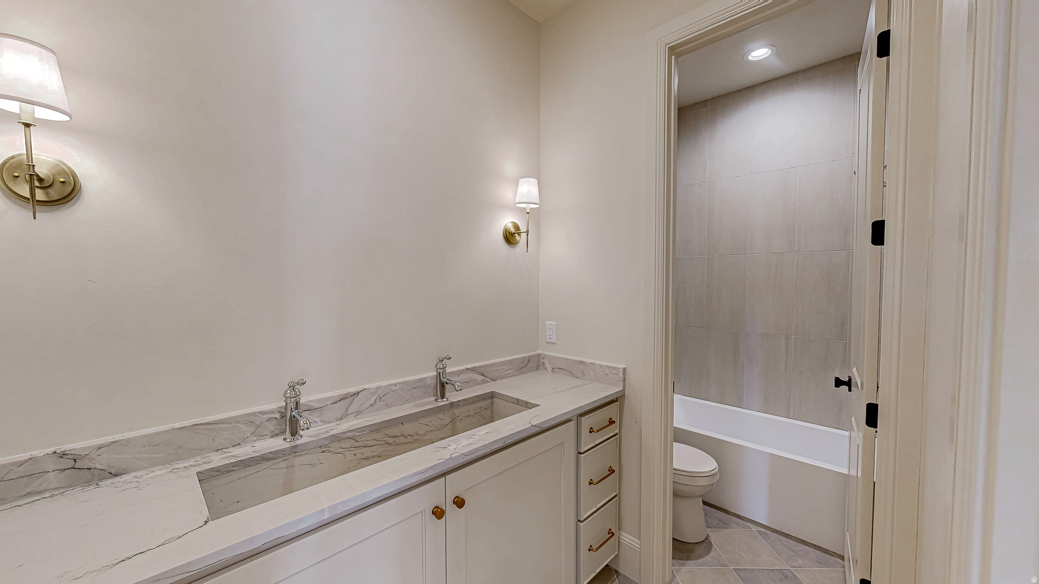 890 S SUMMIT CREEK DR #47
