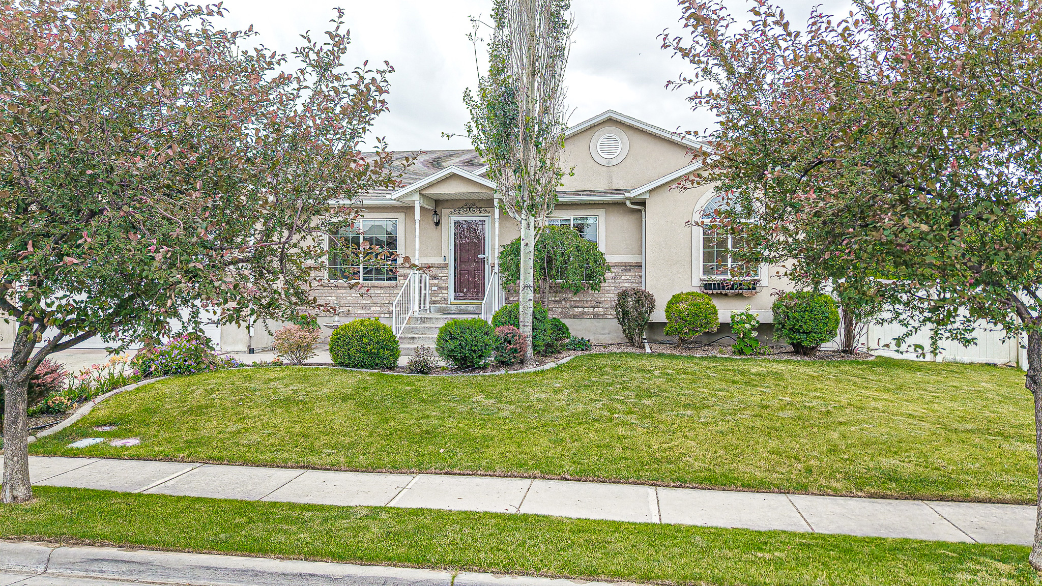 2455 W 1540 N