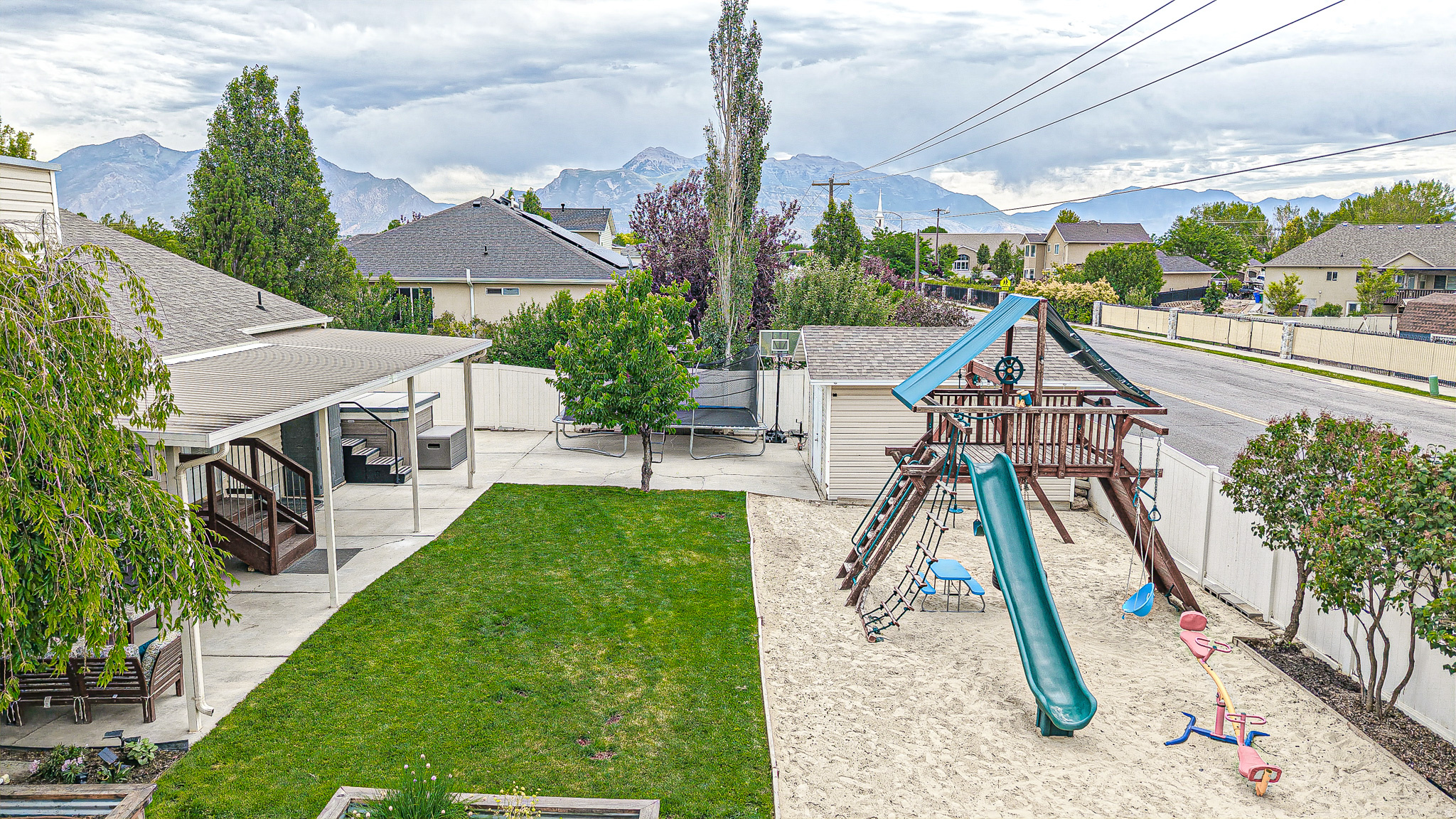 2455 W 1540 N