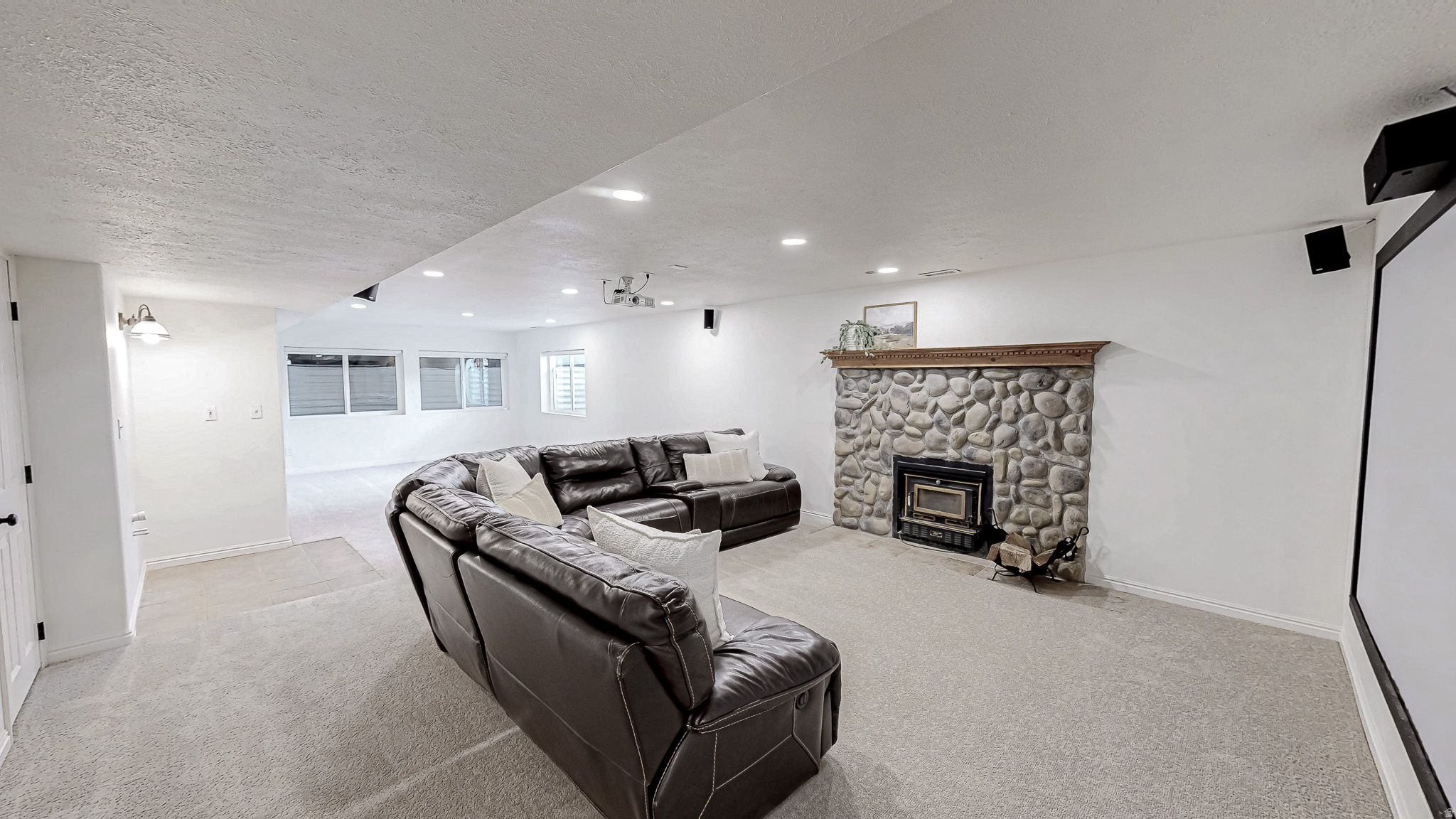2455 W 1540 N