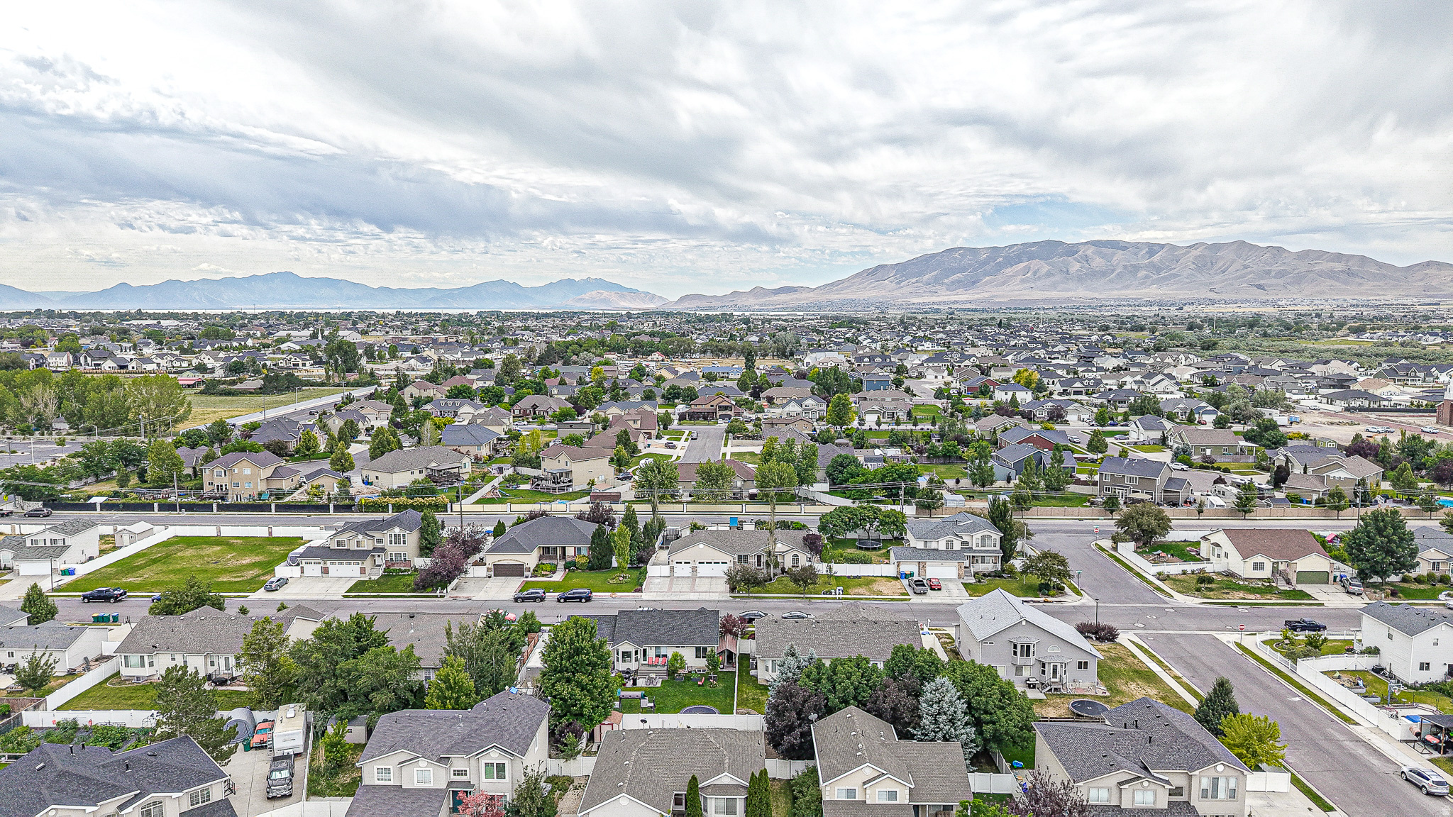 2455 W 1540 N