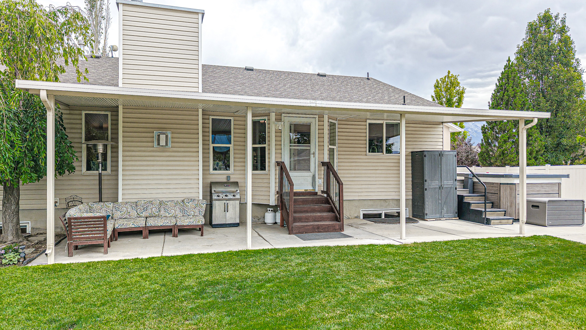 2455 W 1540 N