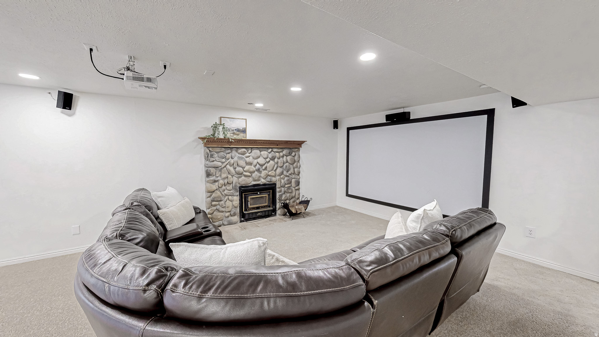 2455 W 1540 N