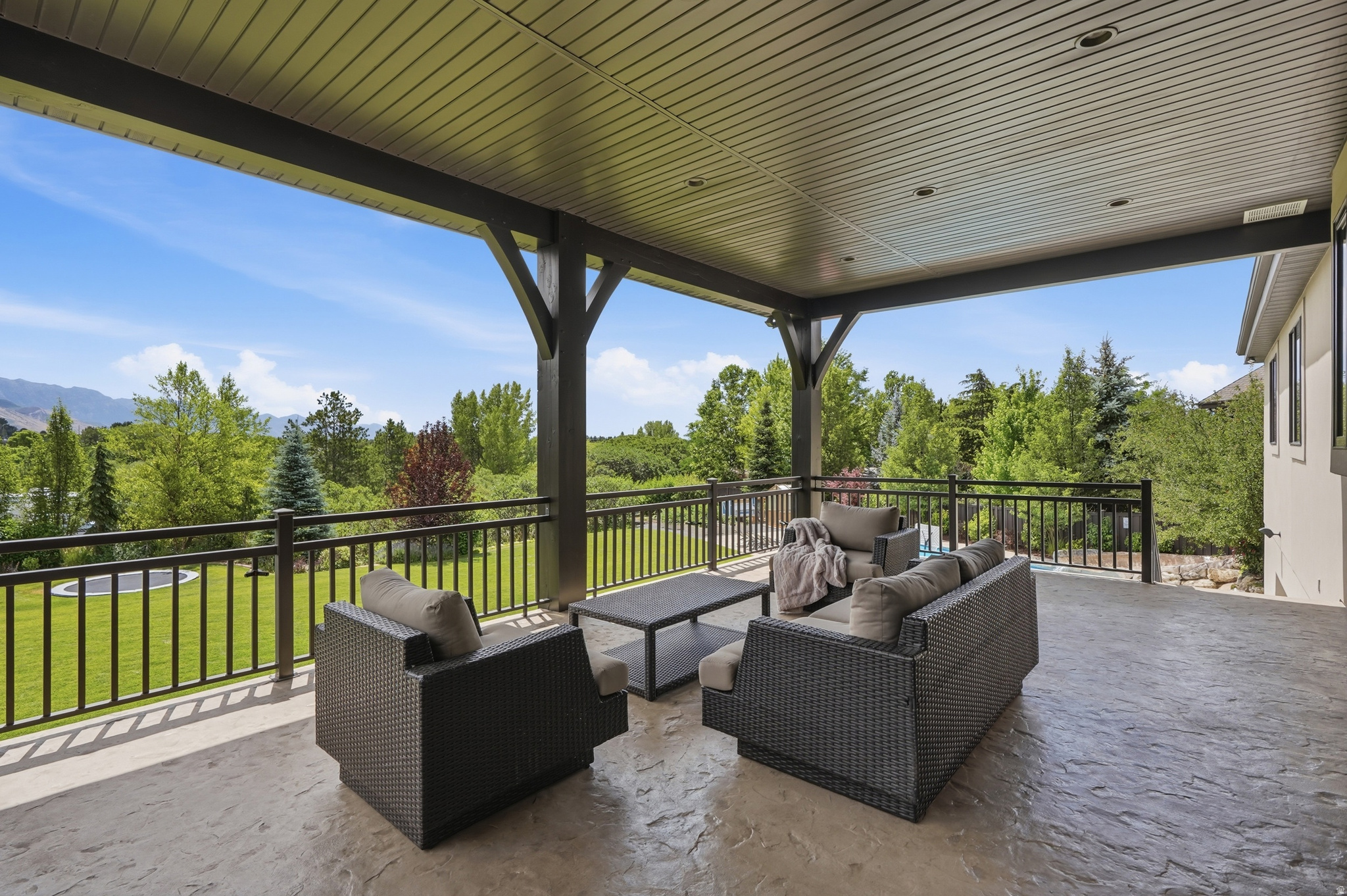 6547 W NORMANDY WAY
