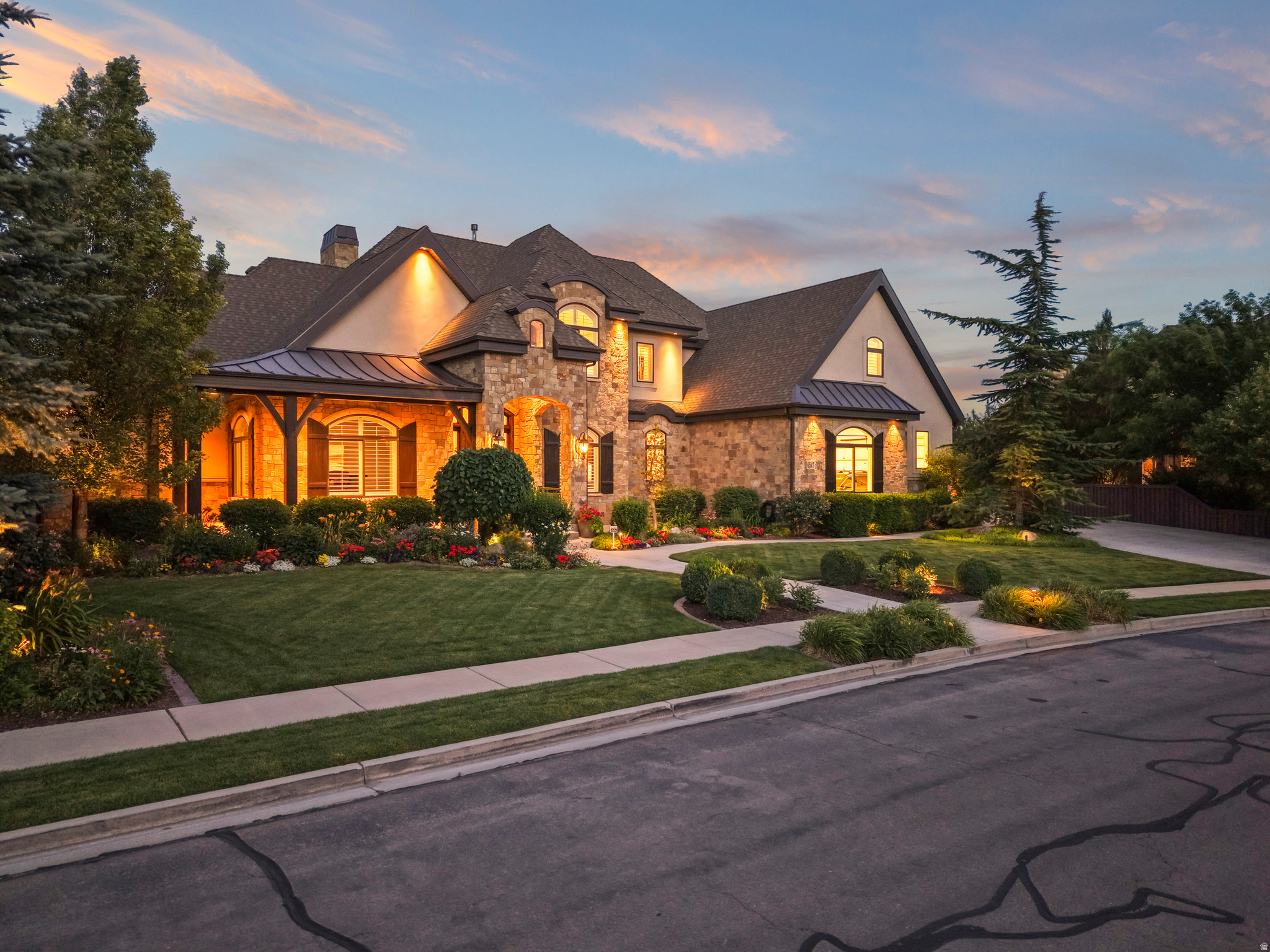 6547 W NORMANDY WAY