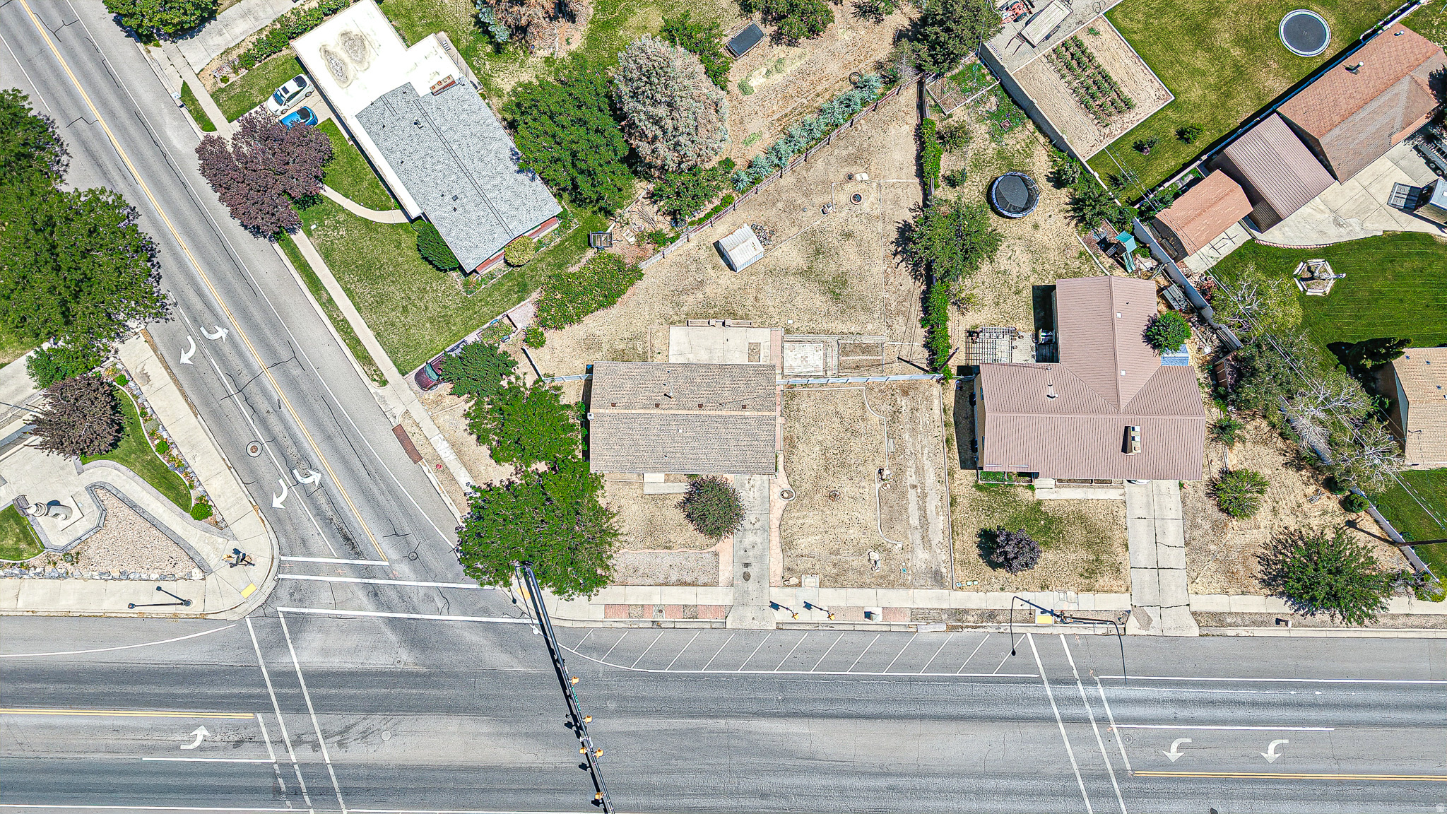 831 E CANYON RD