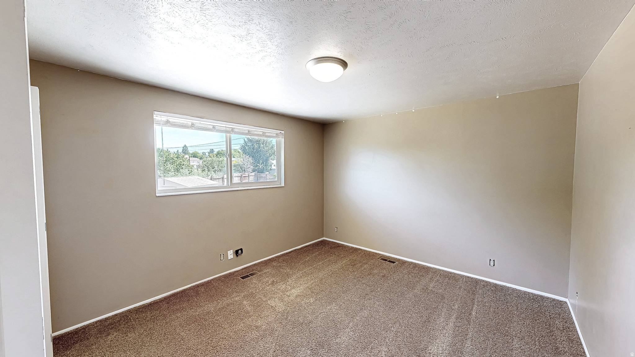 831 E CANYON RD