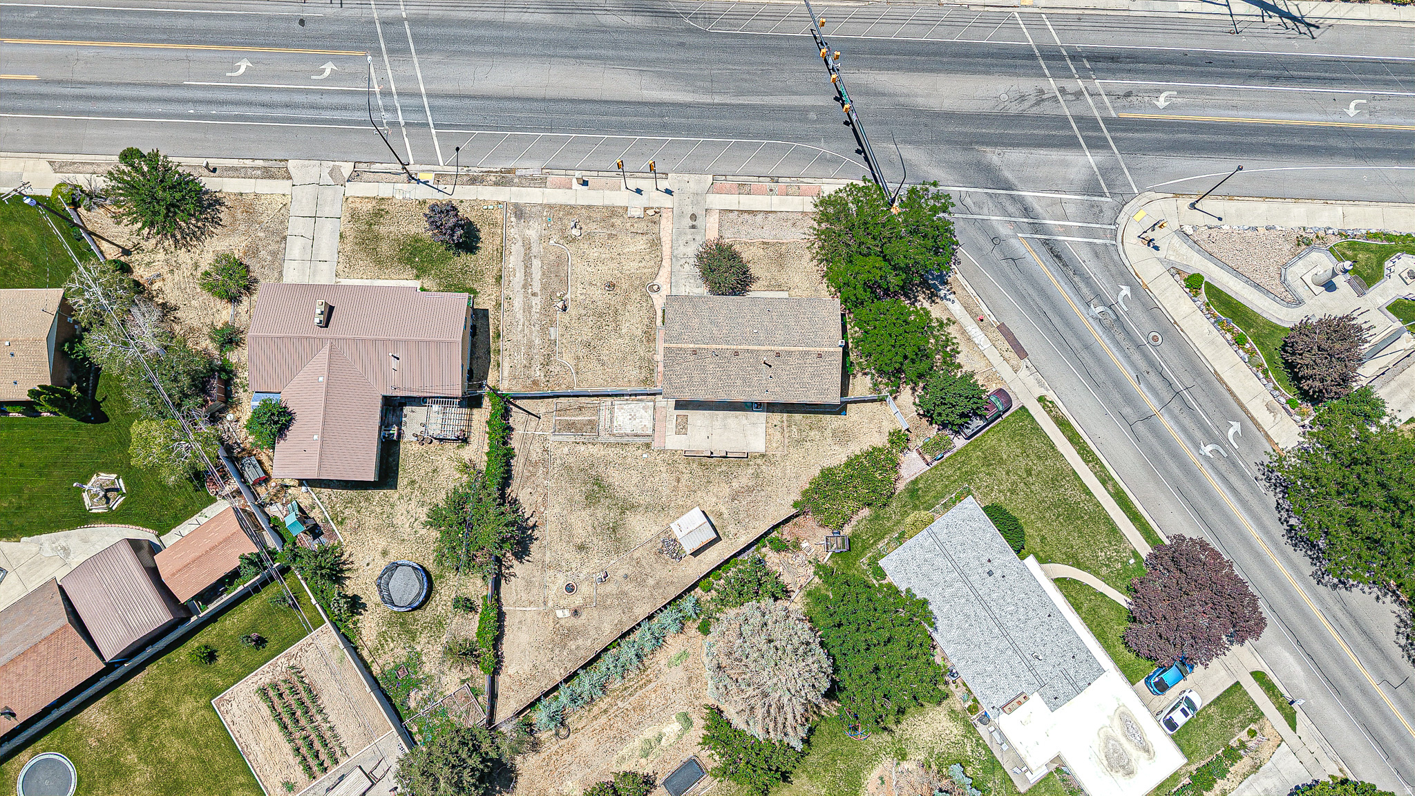 831 E CANYON RD