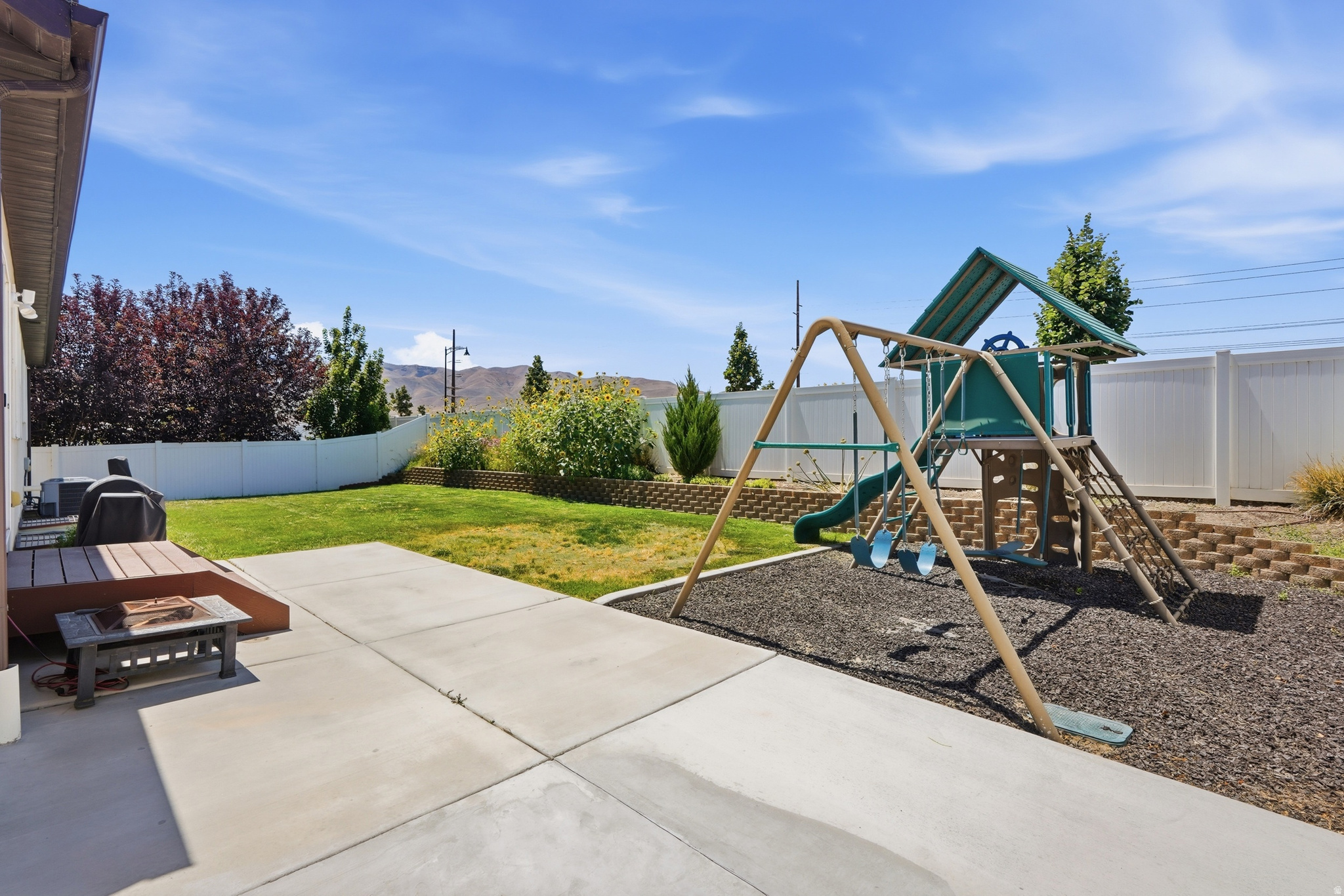 699 S JUBILEE DR
