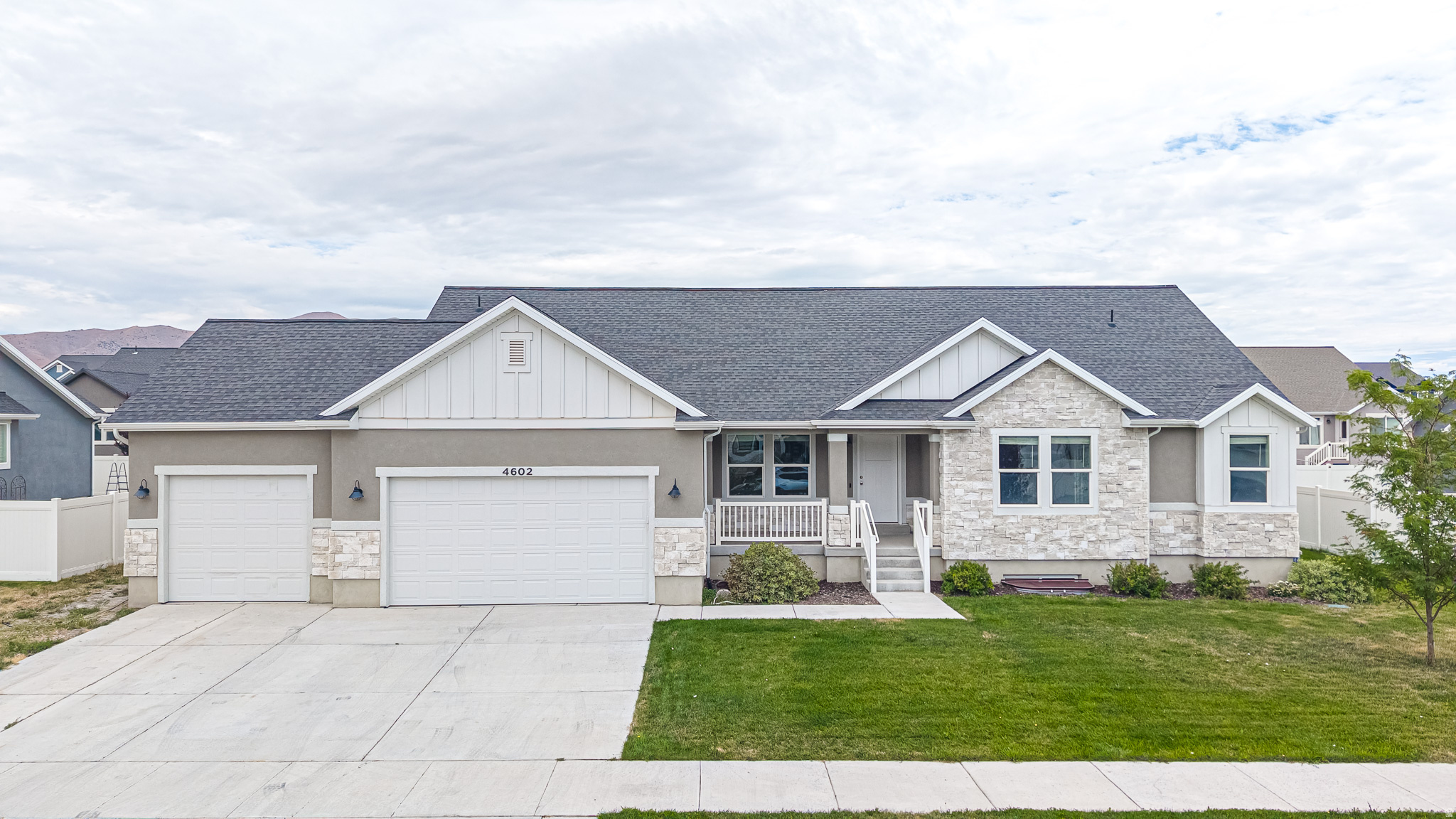 4602 N KINGS PEAK WAY WAY