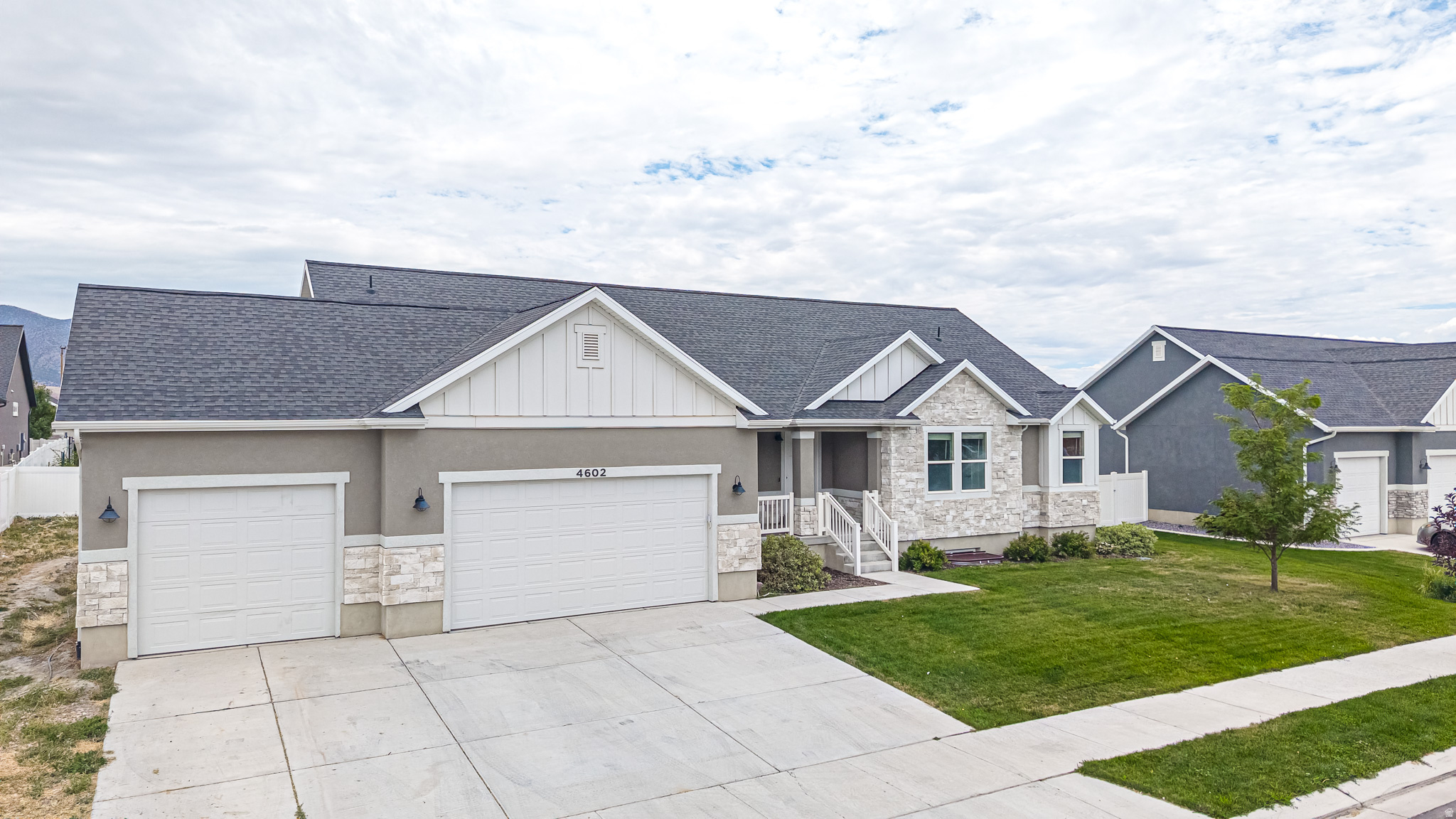 4602 N KINGS PEAK WAY WAY