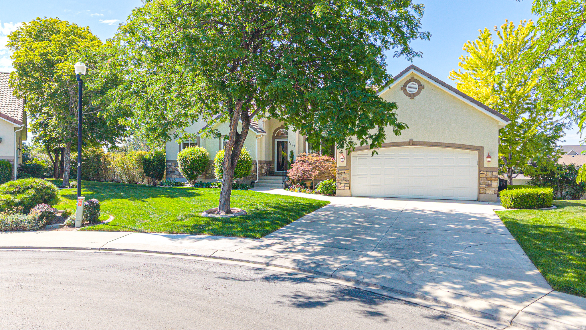 9579 N APPLE CT