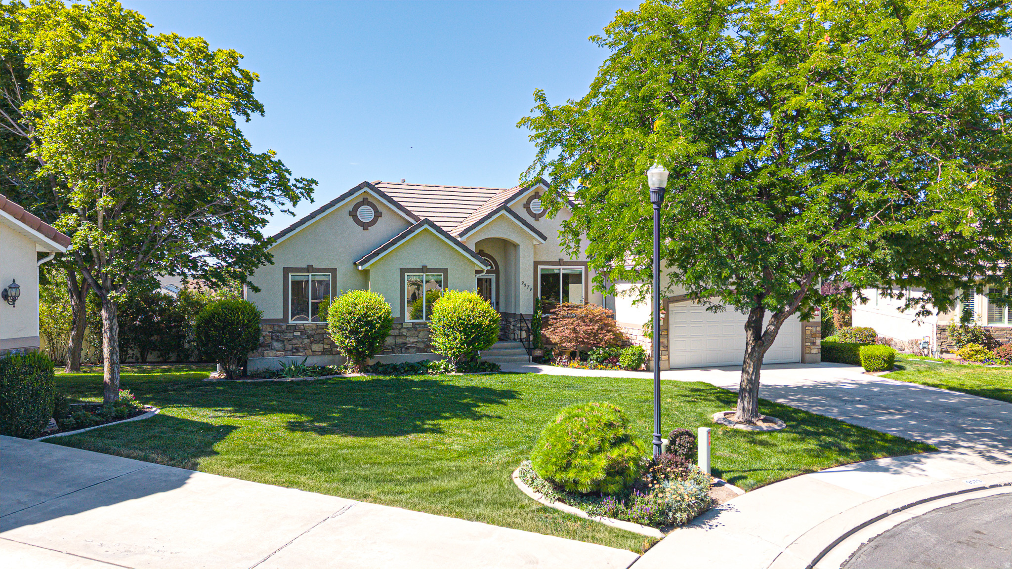 9579 N APPLE CT