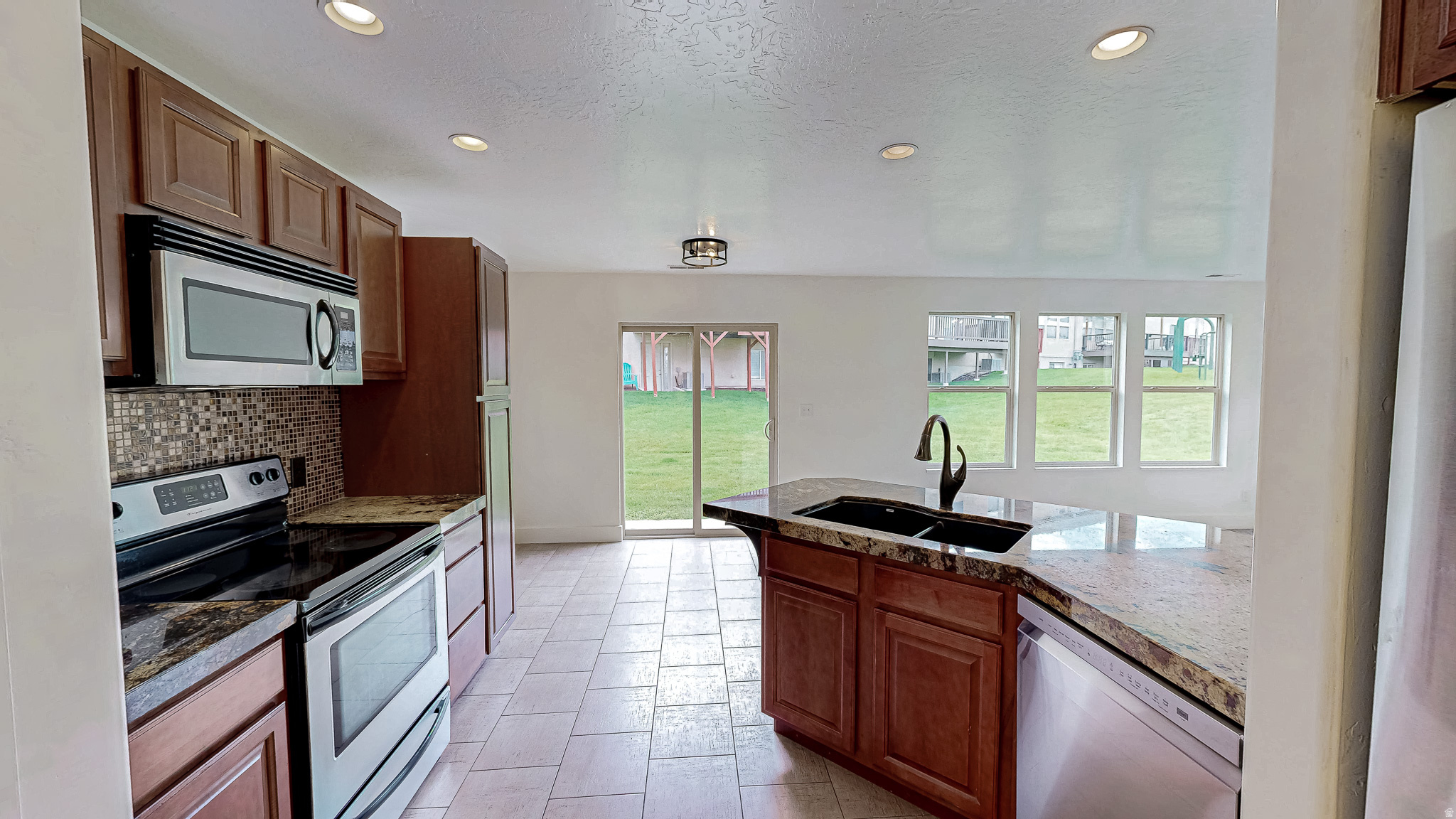1226 LILY PAD DR