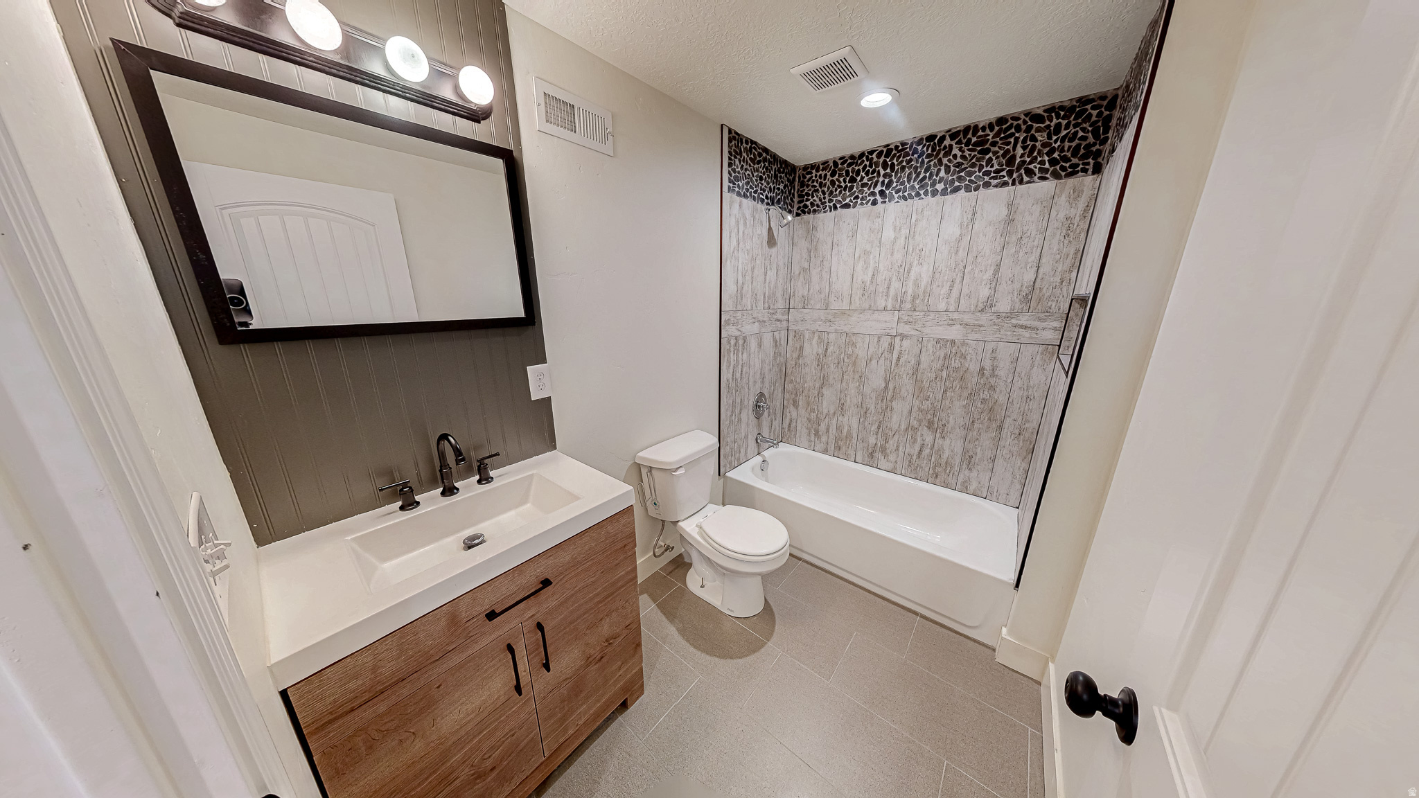 1207 FIREFLY DR