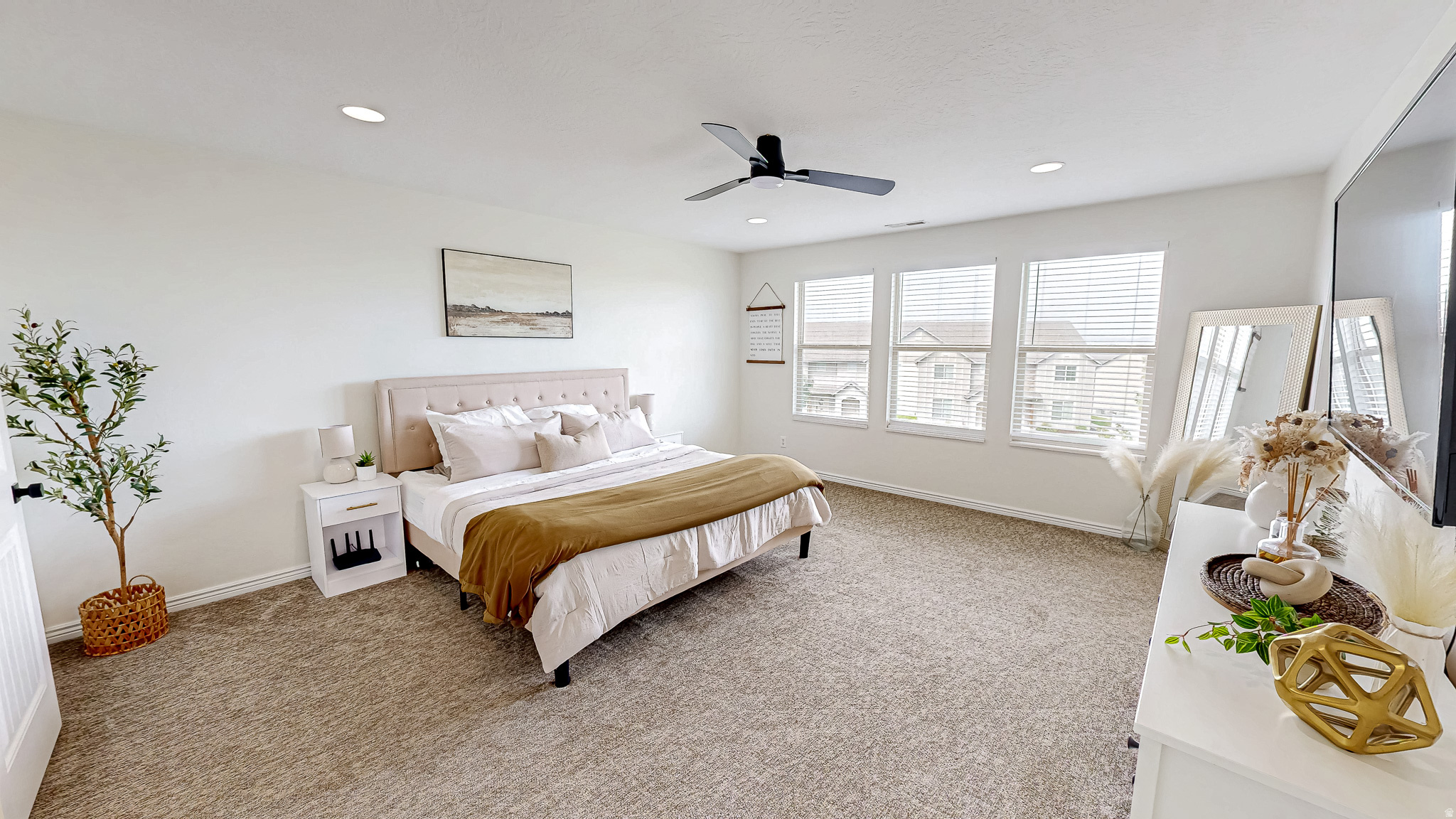 1207 FIREFLY DR