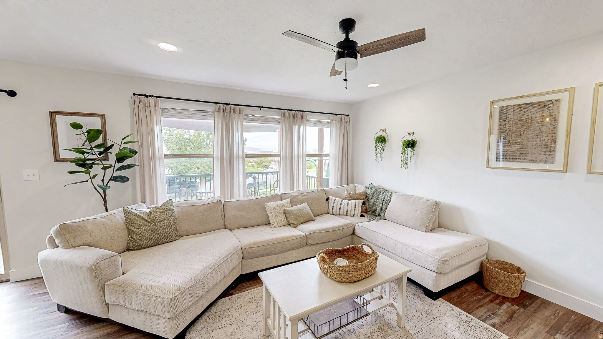 1207 FIREFLY DR