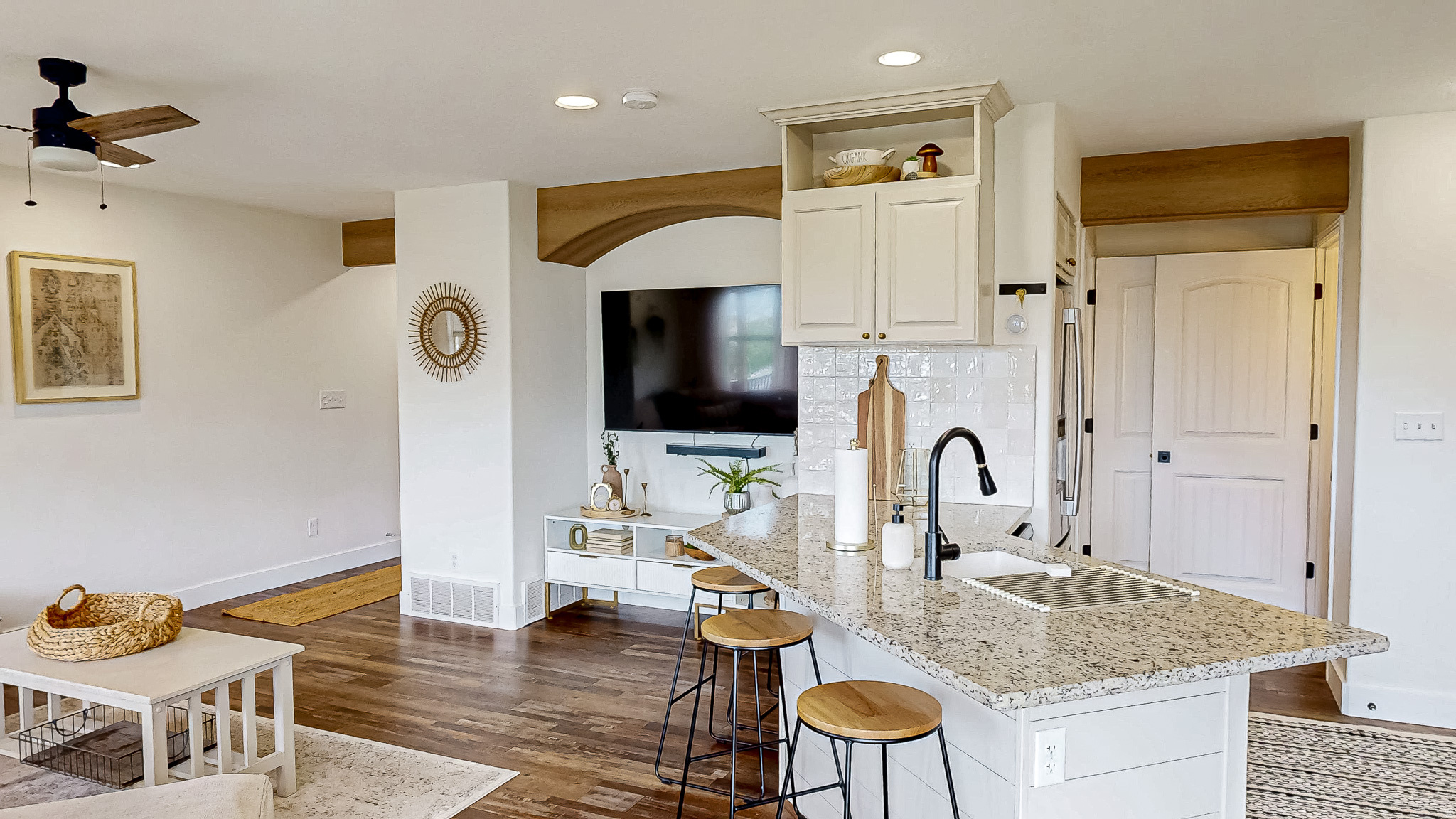 1207 FIREFLY DR