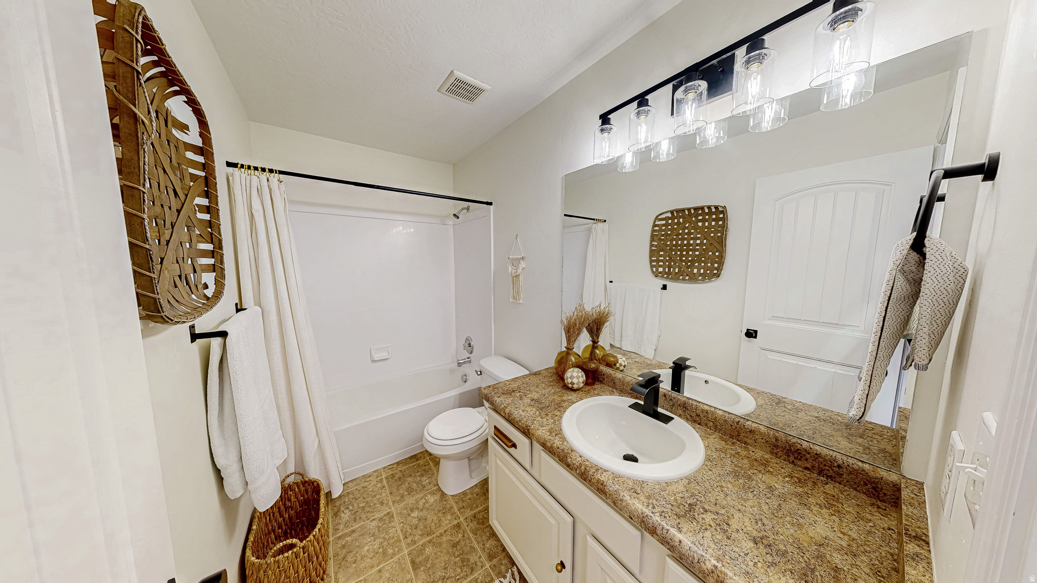 1207 FIREFLY DR