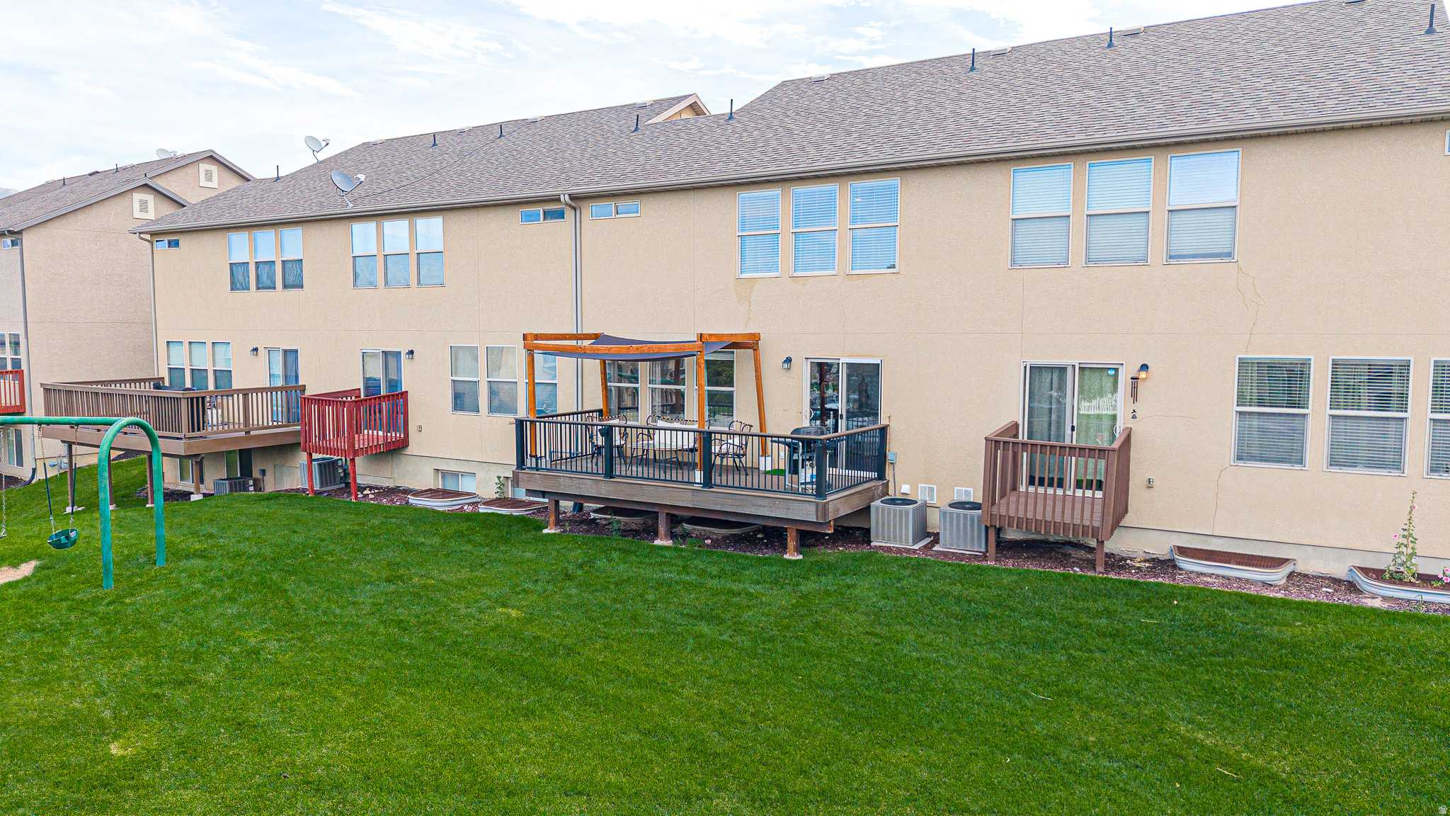 1207 FIREFLY DR