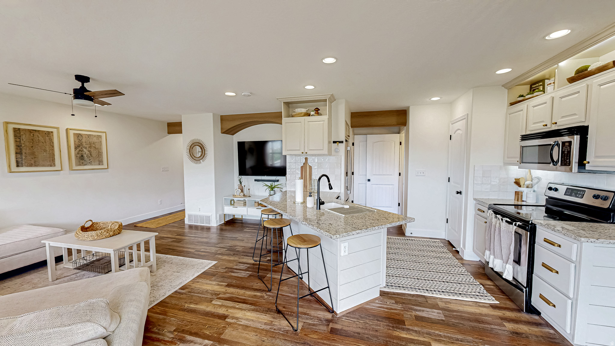 1207 FIREFLY DR