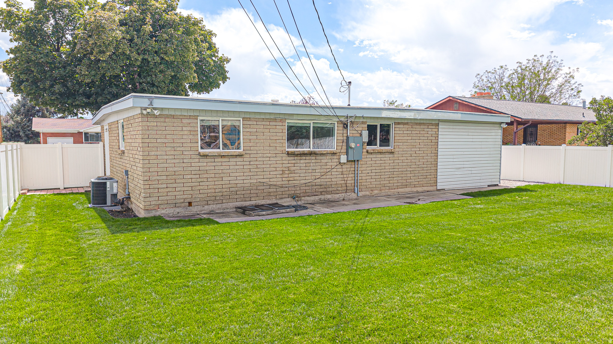 1106 W 450 N