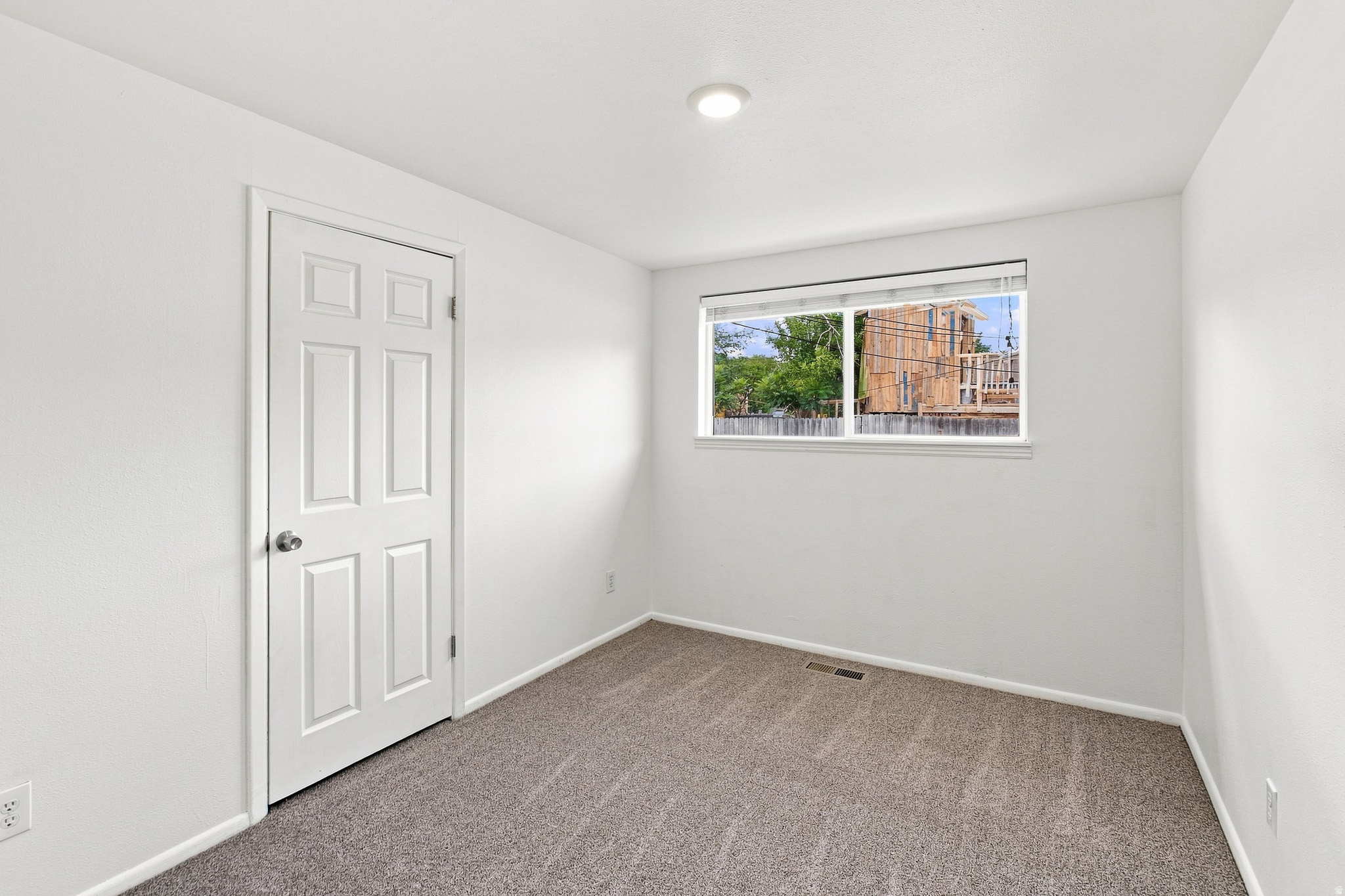 1106 W 450 N