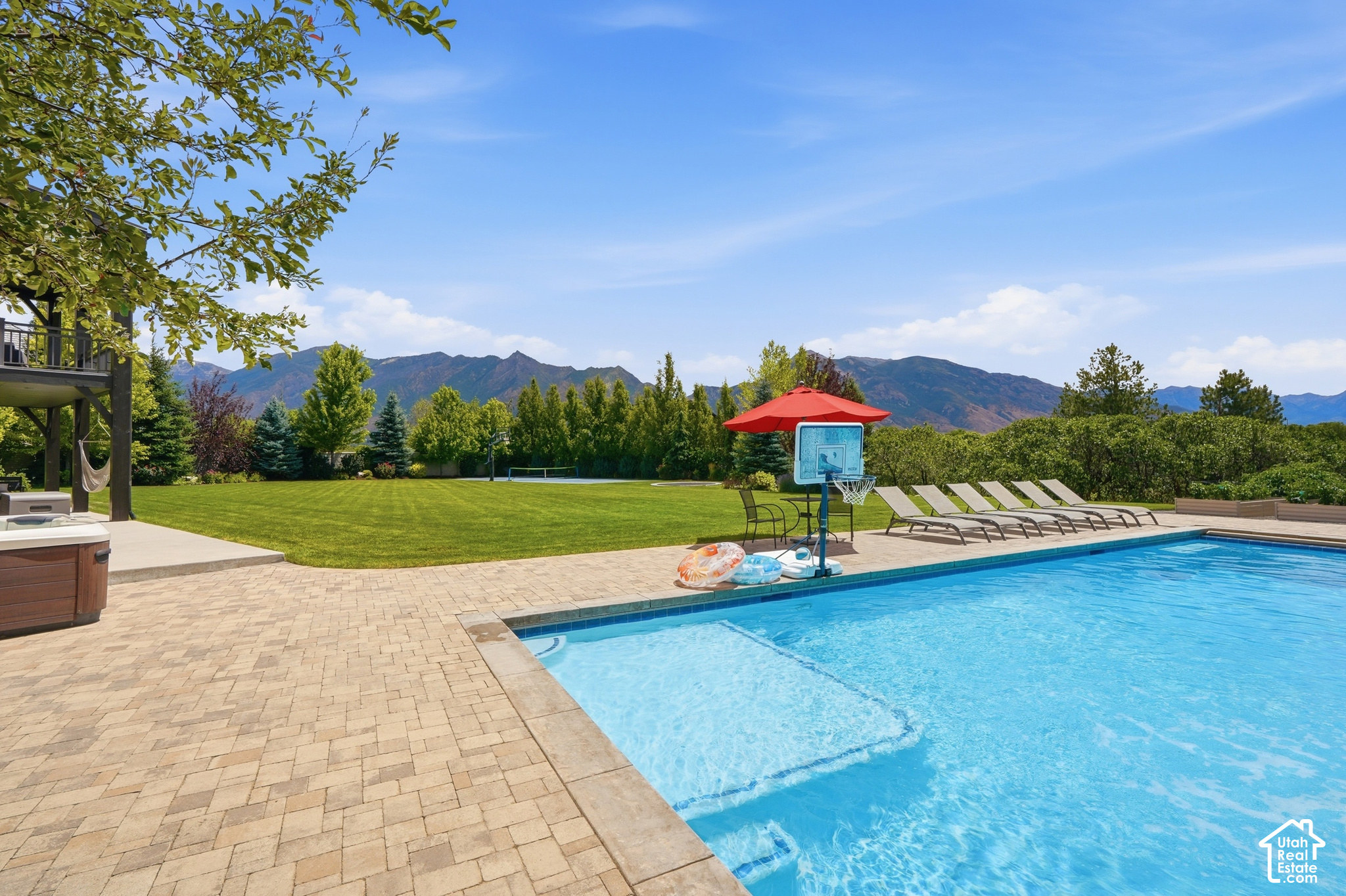 6547 W NORMANDY WAY