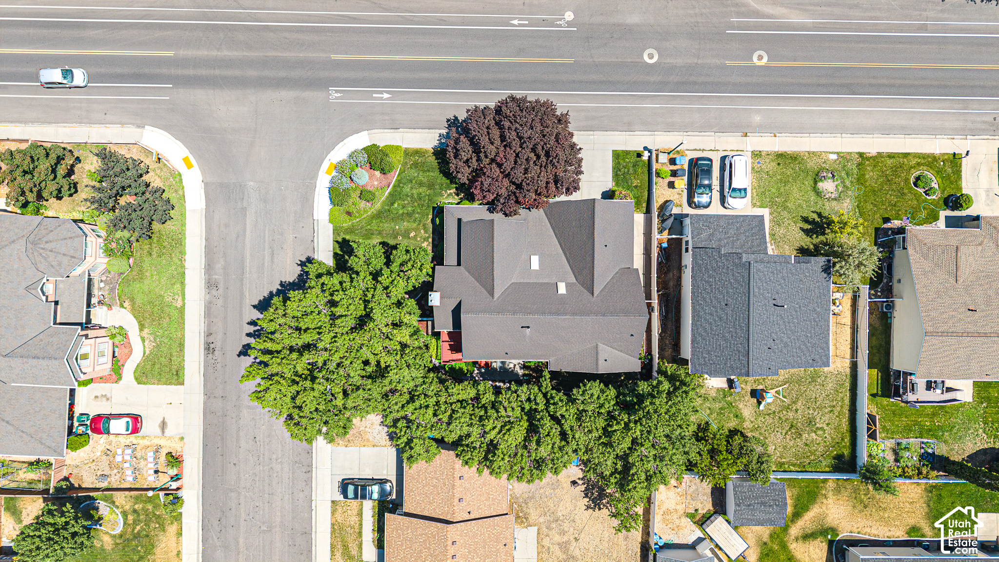 985 N MAIN