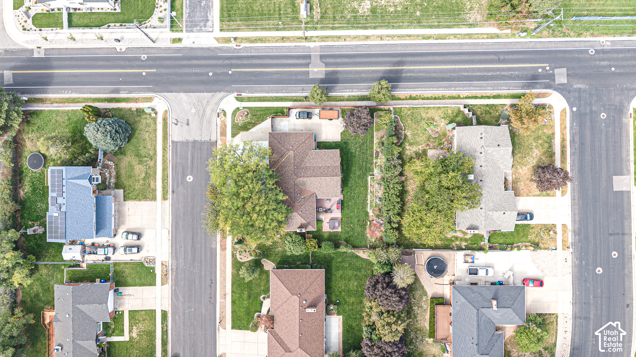 1443 E HILDA DR