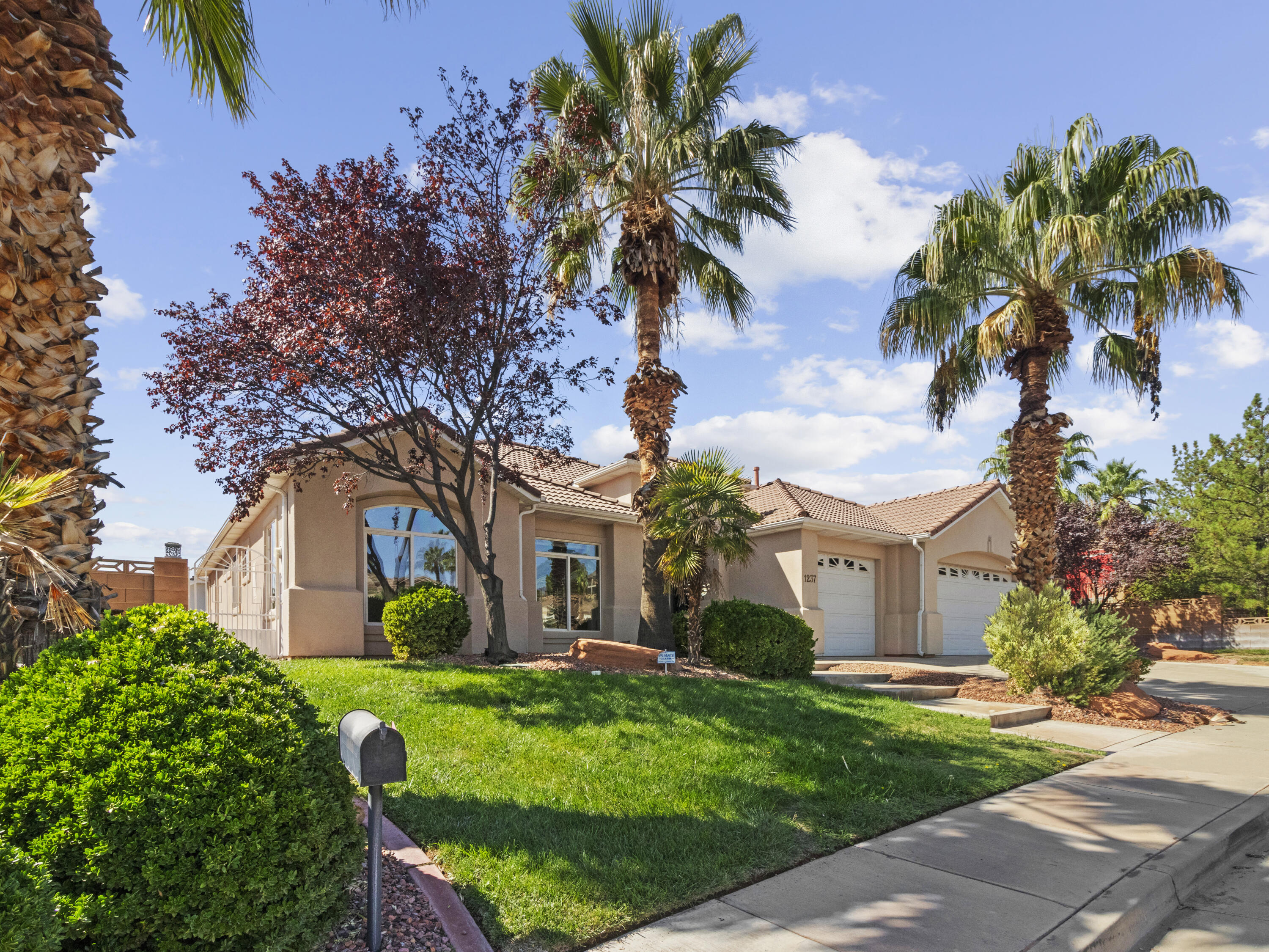 1237 W Green Springs Heights North DR N