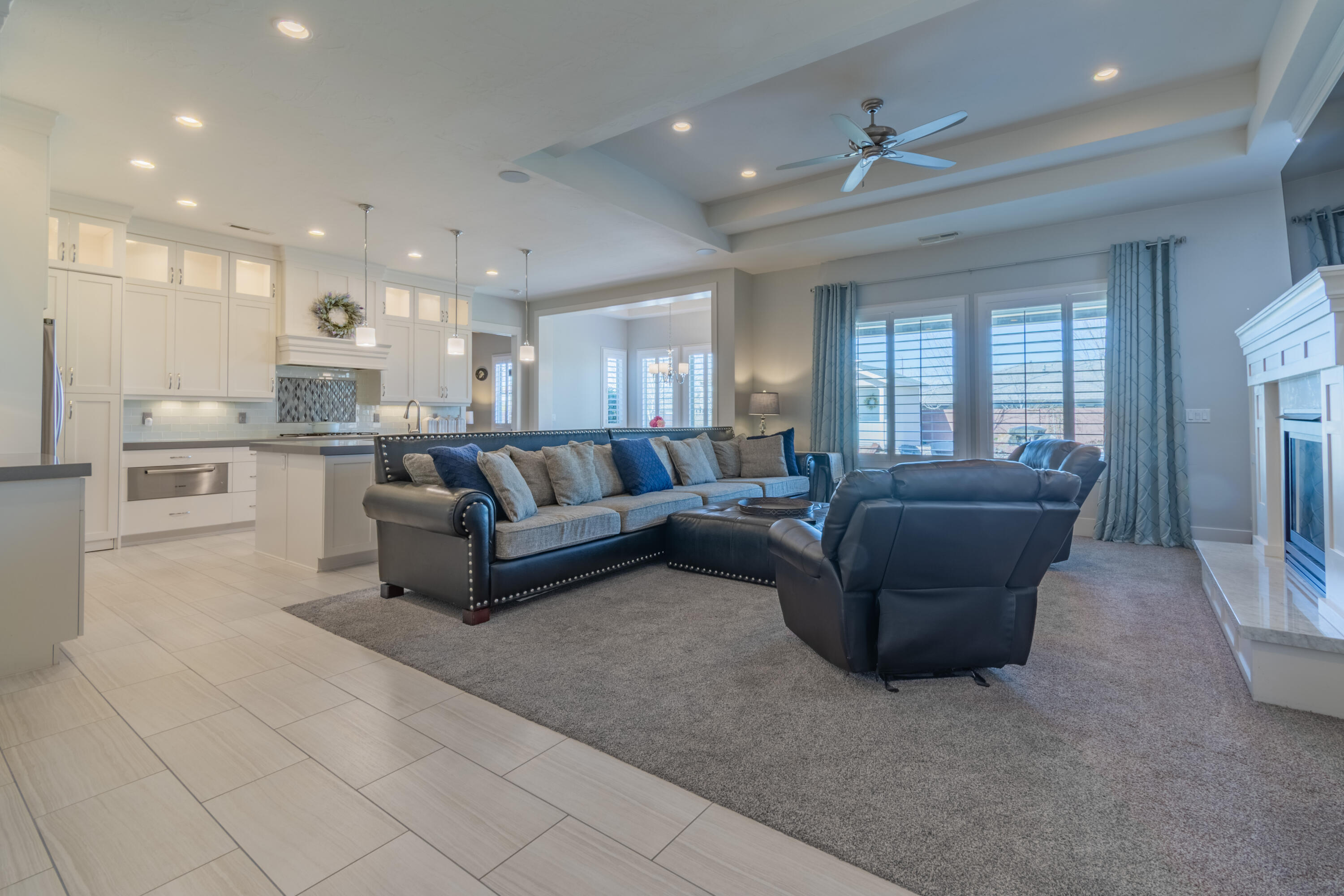 152 W Sage LN