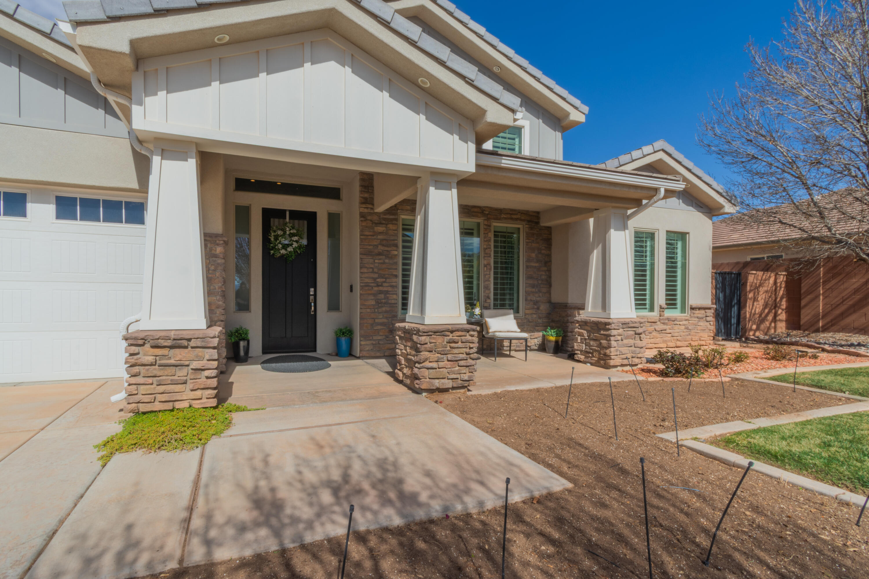 152 W Sage LN