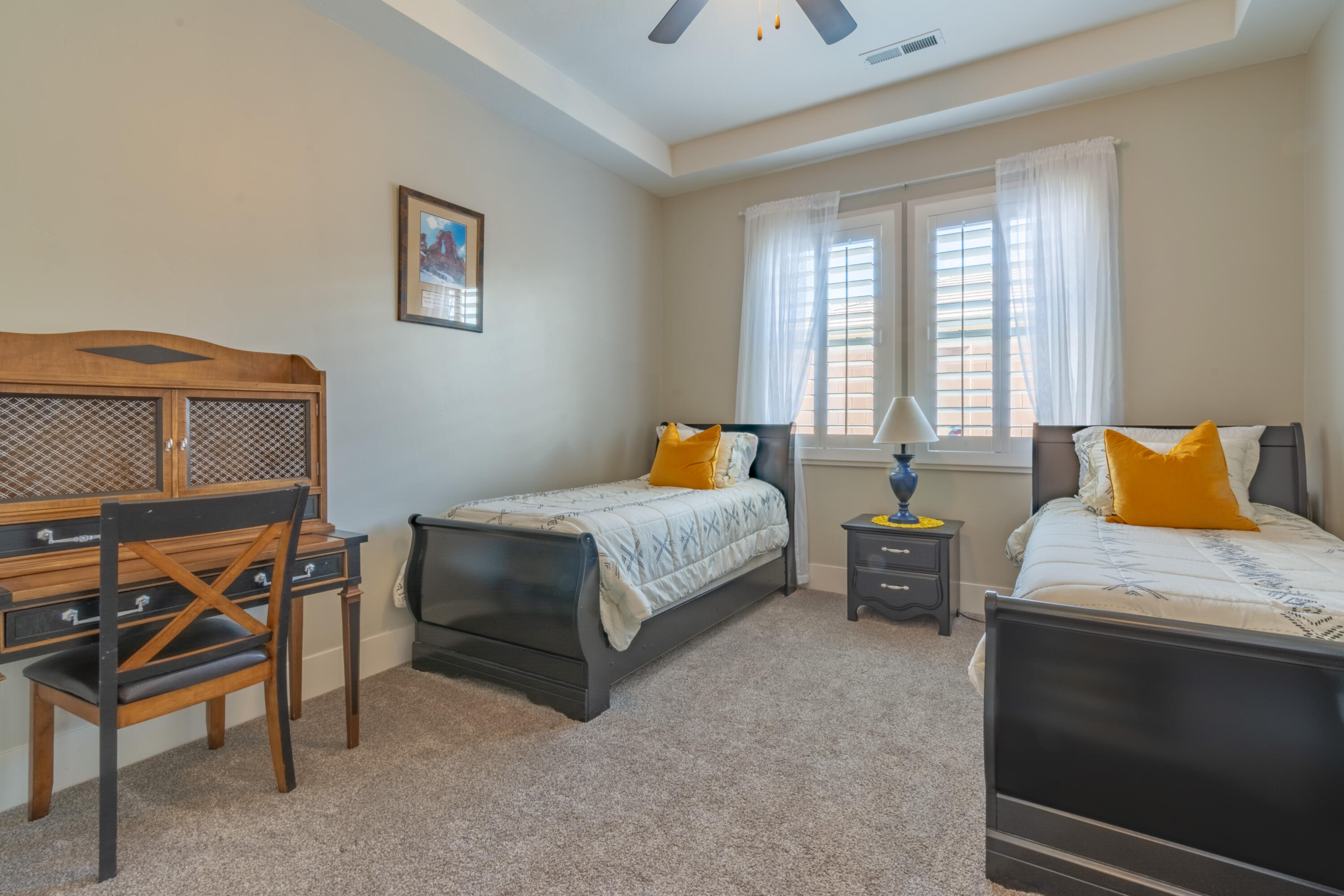 152 W Sage LN