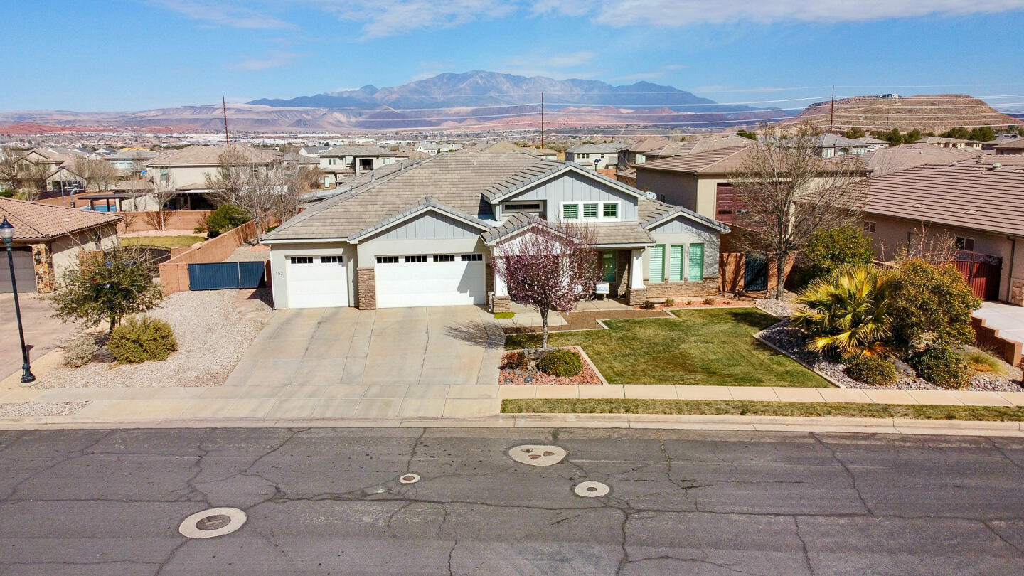 152 W Sage LN