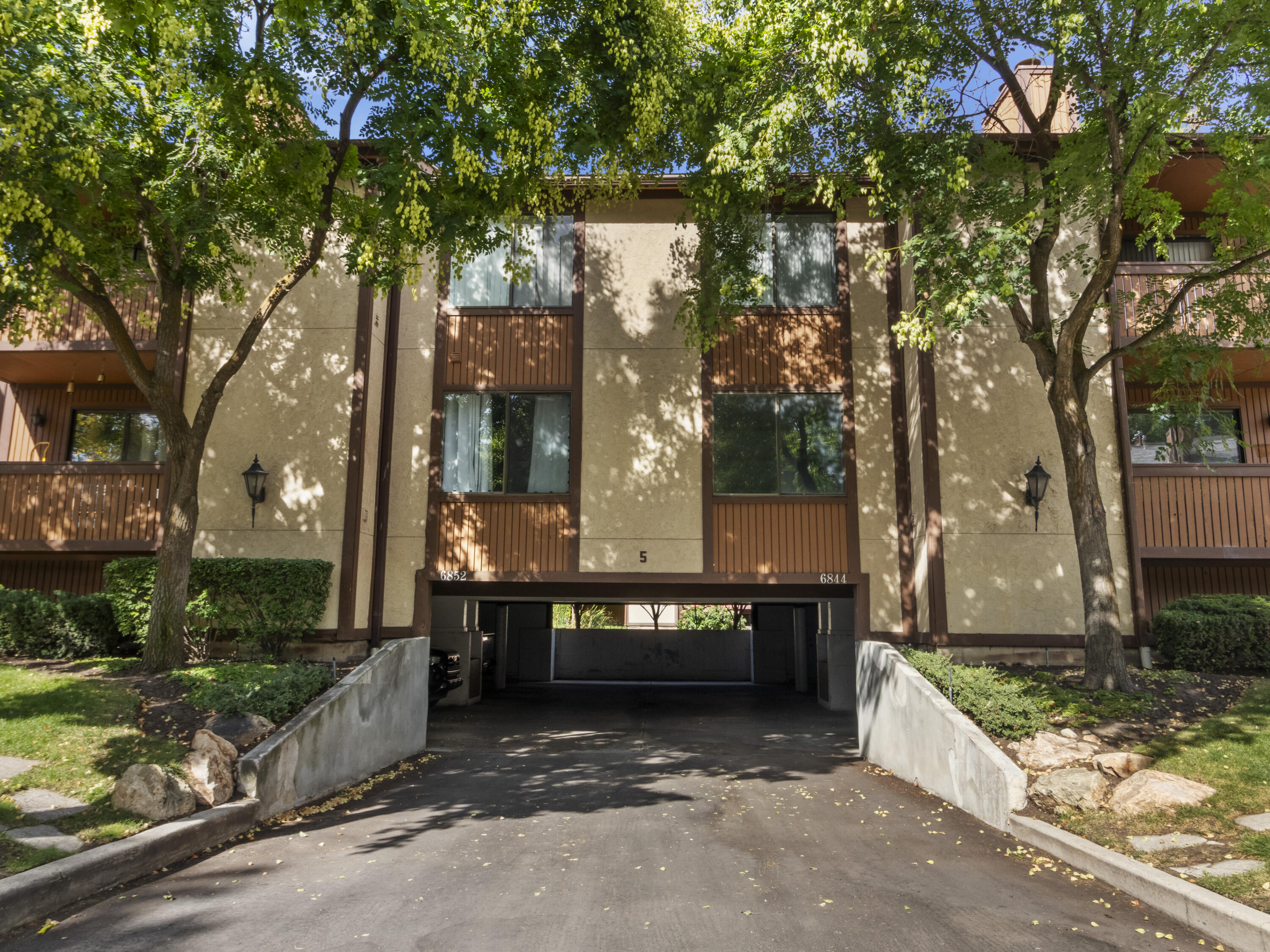 6844 Countrywoods Cir CIR 5E