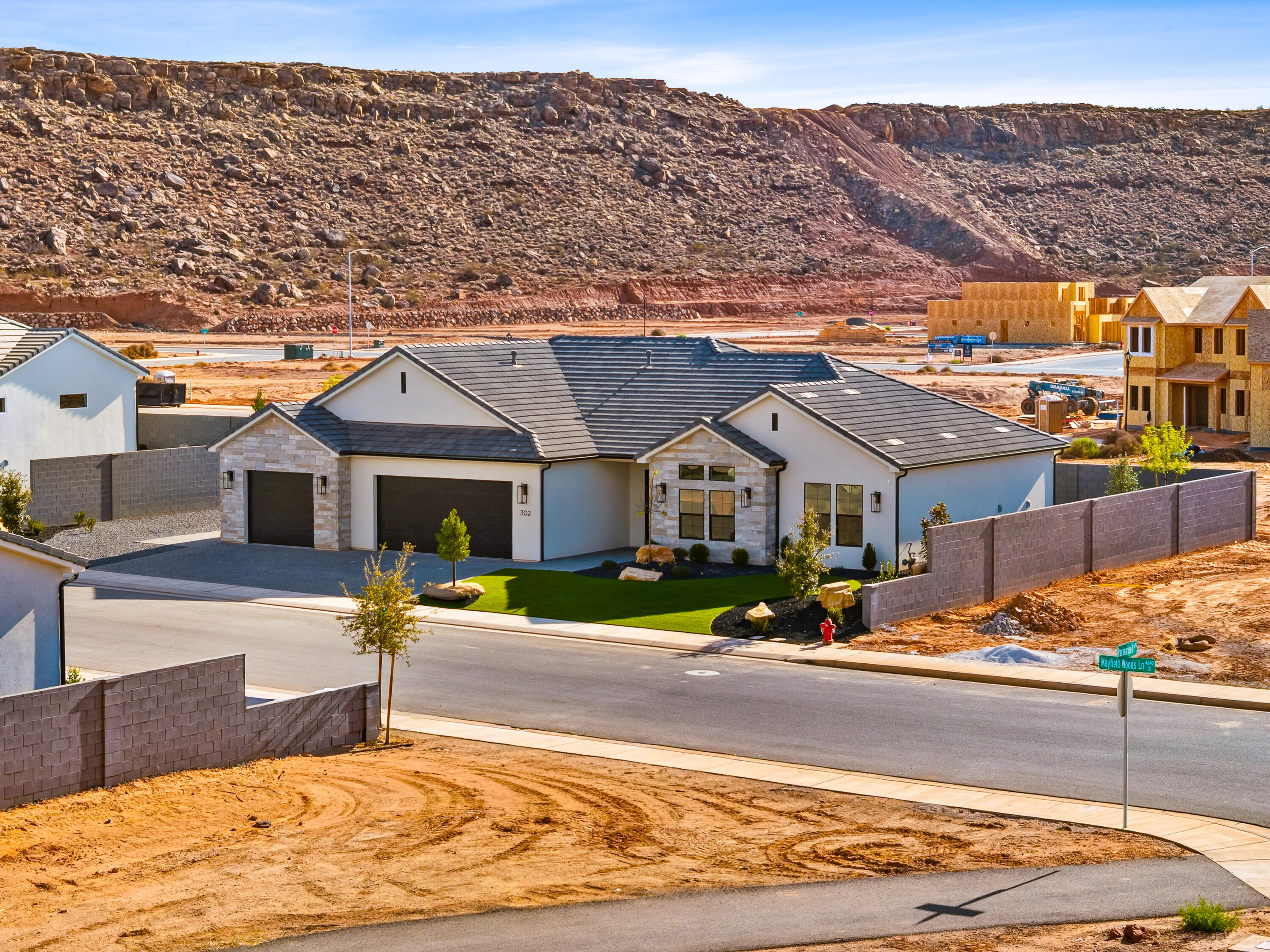 302 E Mayfield Woods LN