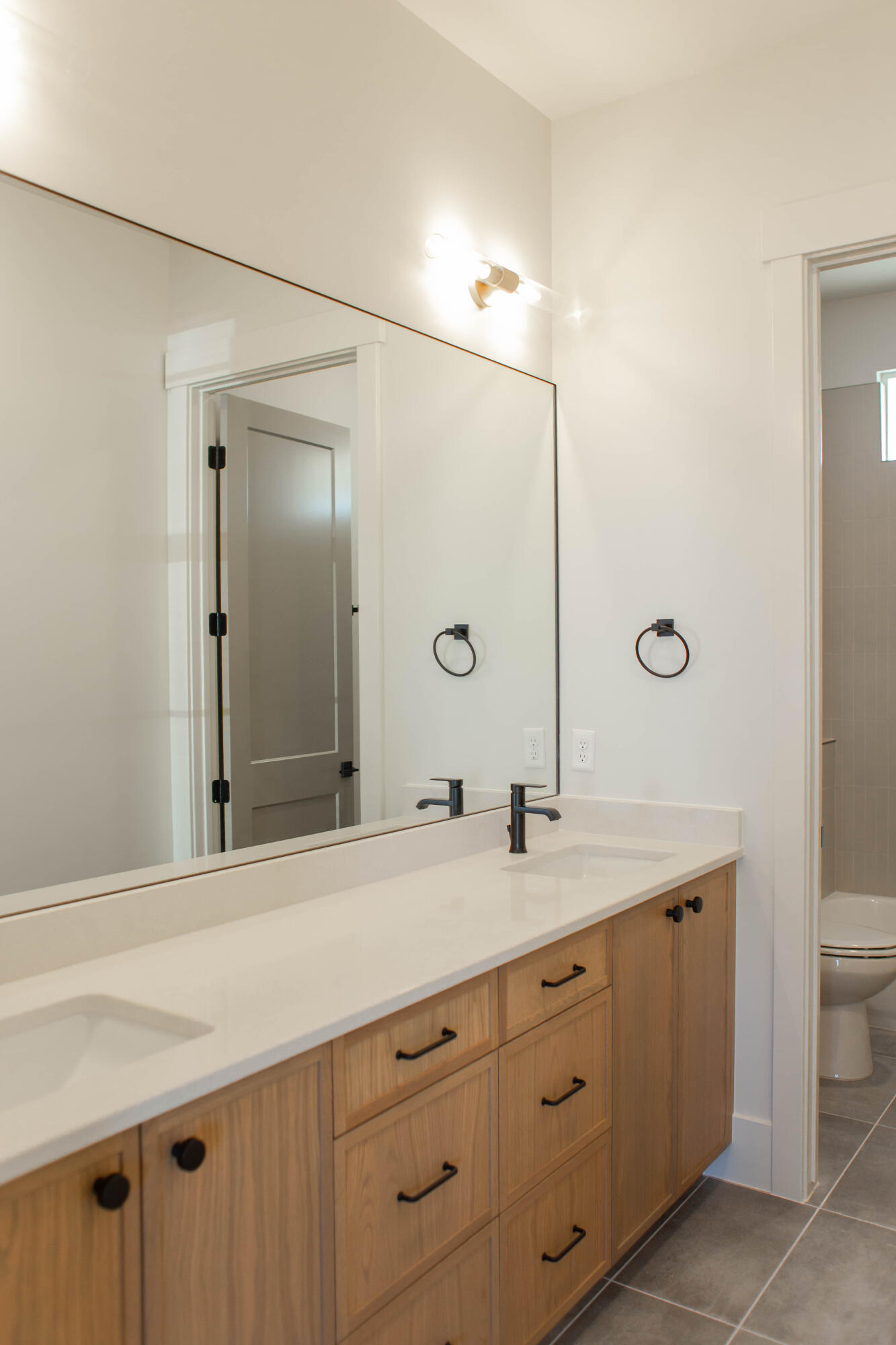 302 E Mayfield Woods LN