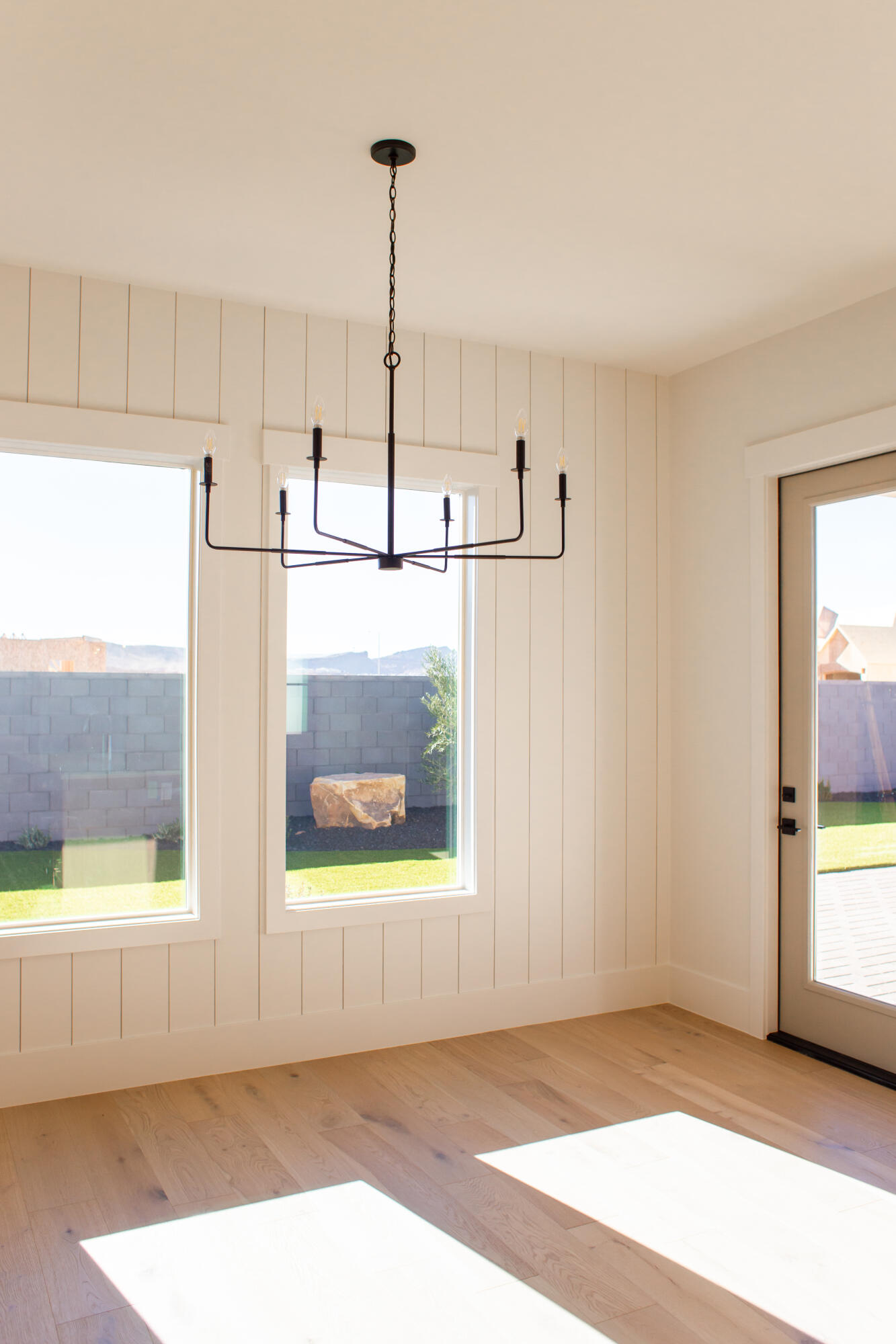 302 E Mayfield Woods LN