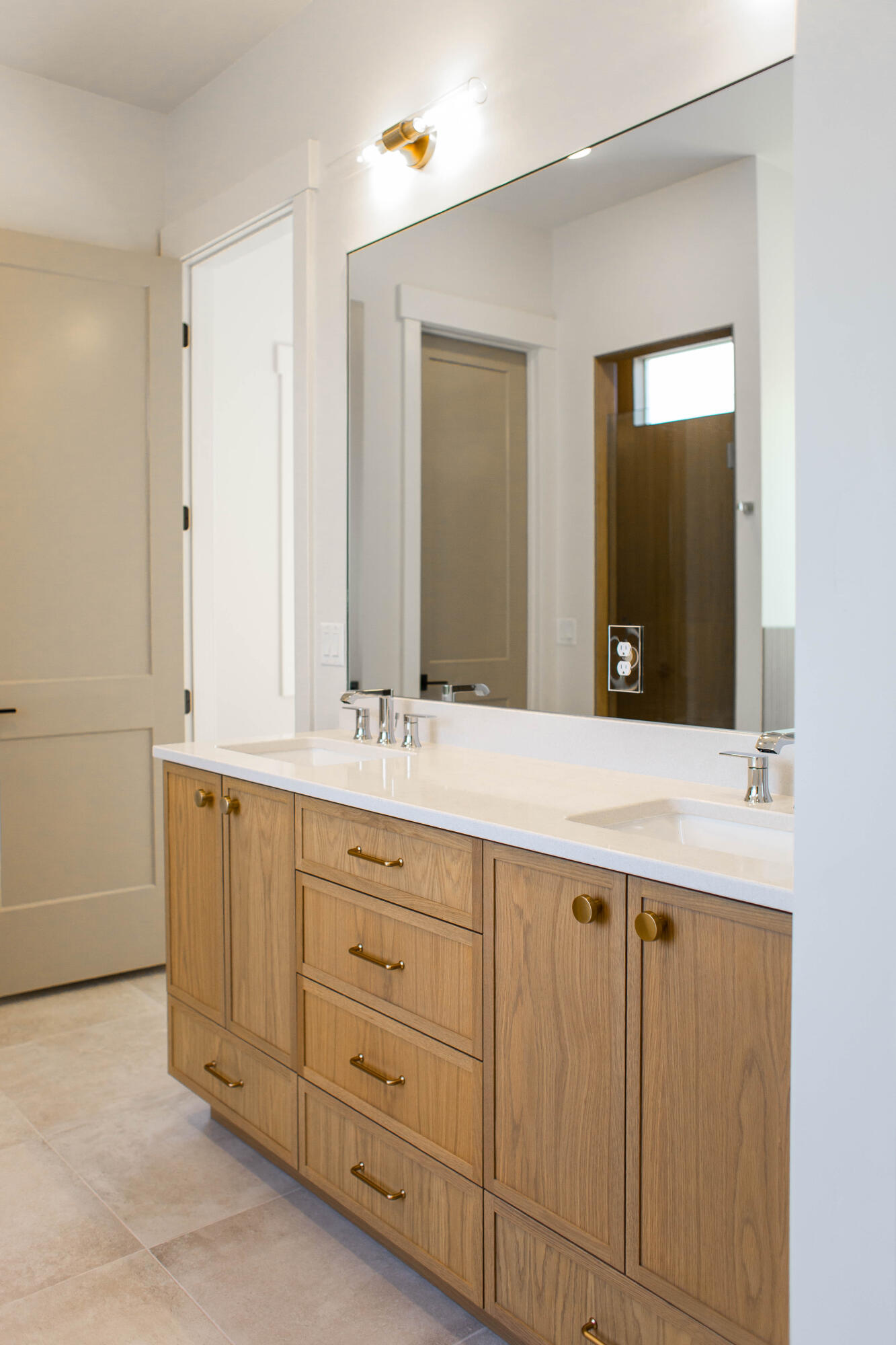 302 E Mayfield Woods LN