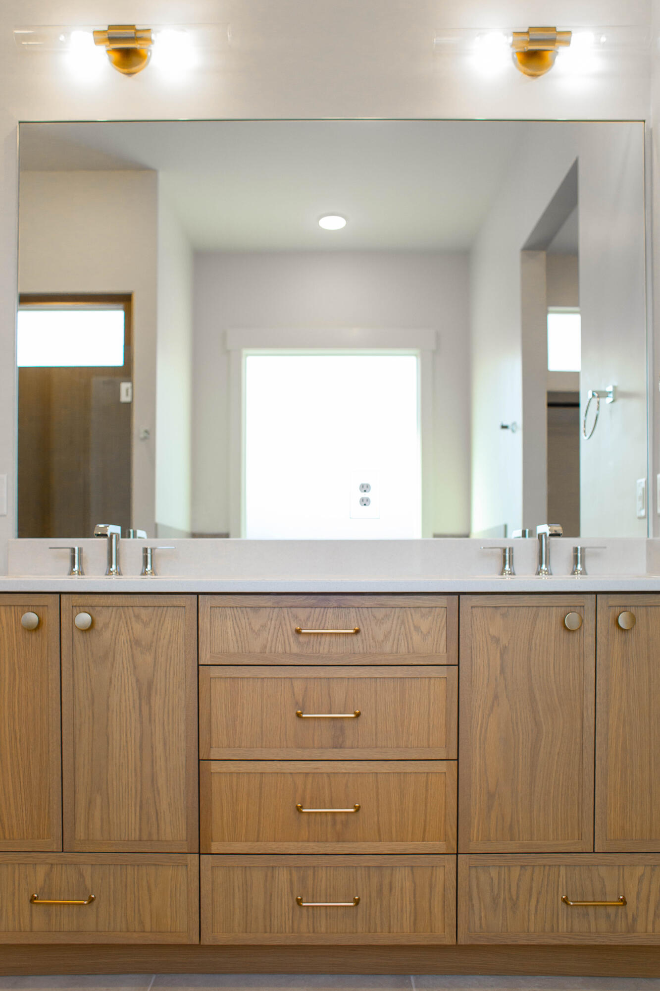 302 E Mayfield Woods LN