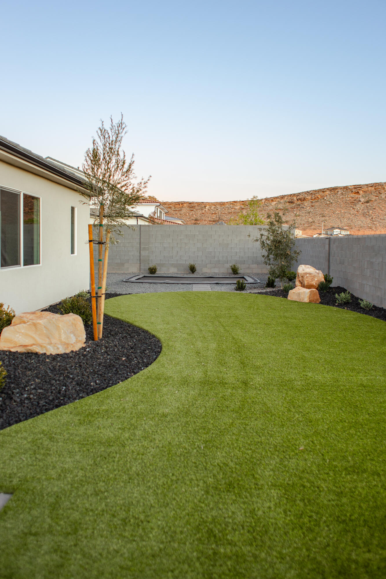 302 E Mayfield Woods LN