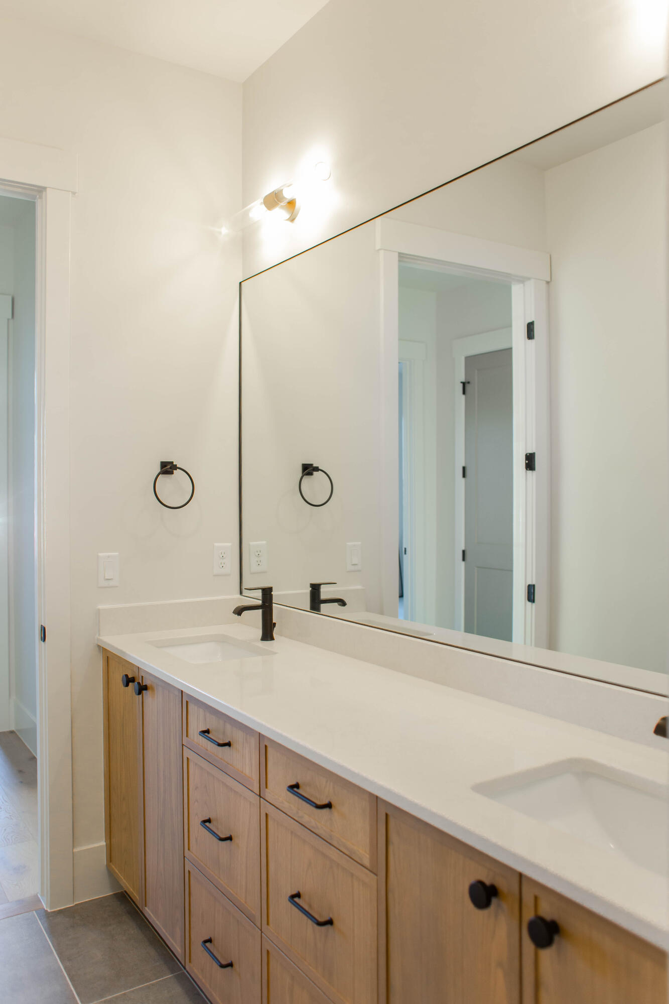 302 E Mayfield Woods LN