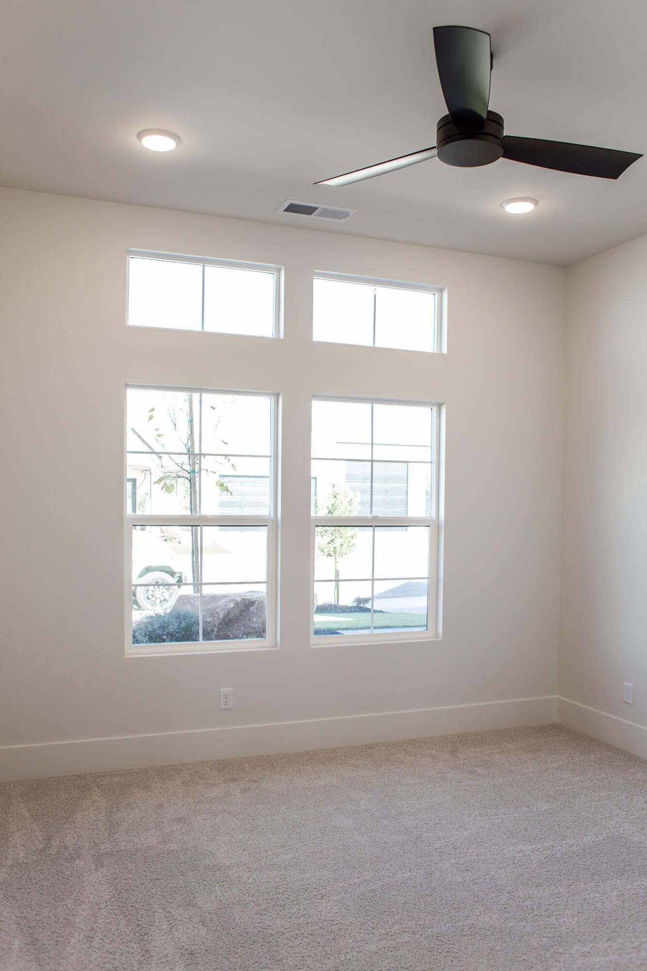 302 E Mayfield Woods LN