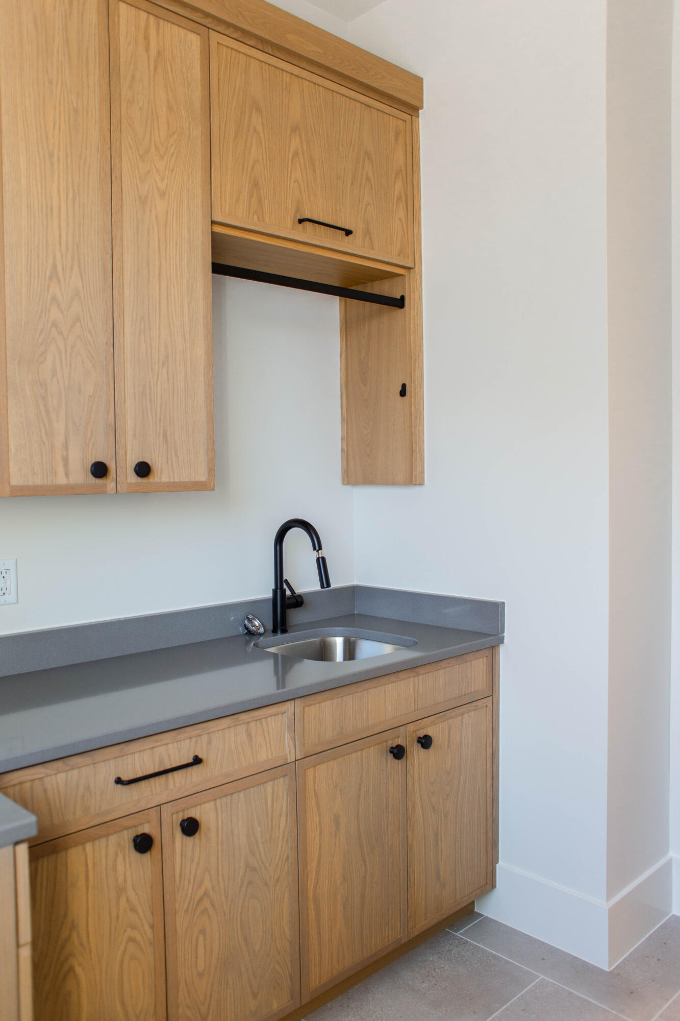 302 E Mayfield Woods LN