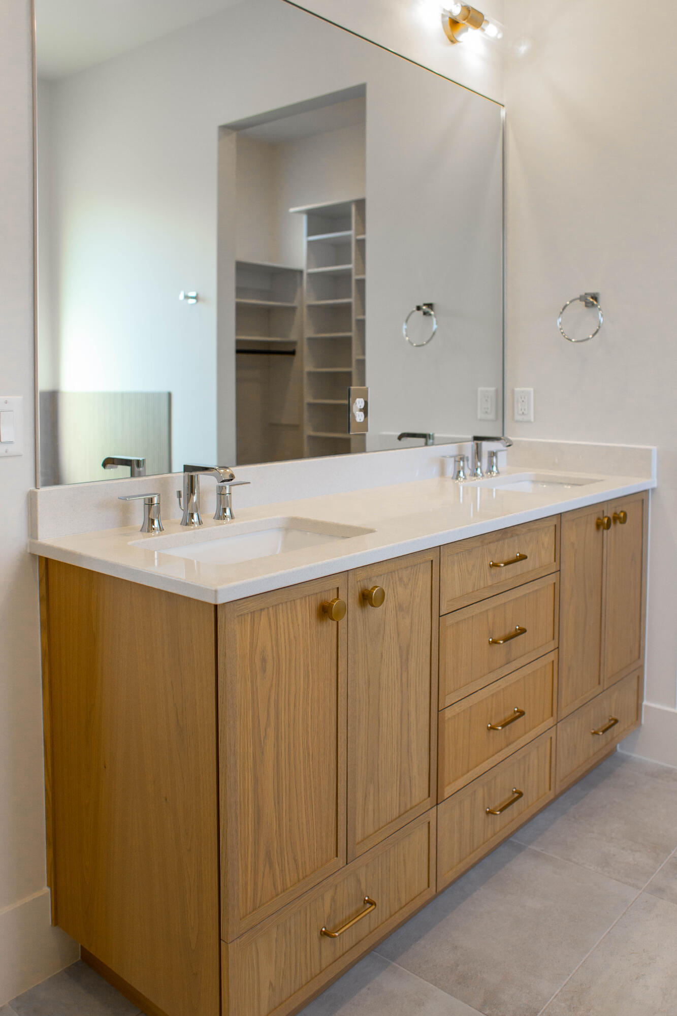 302 E Mayfield Woods LN