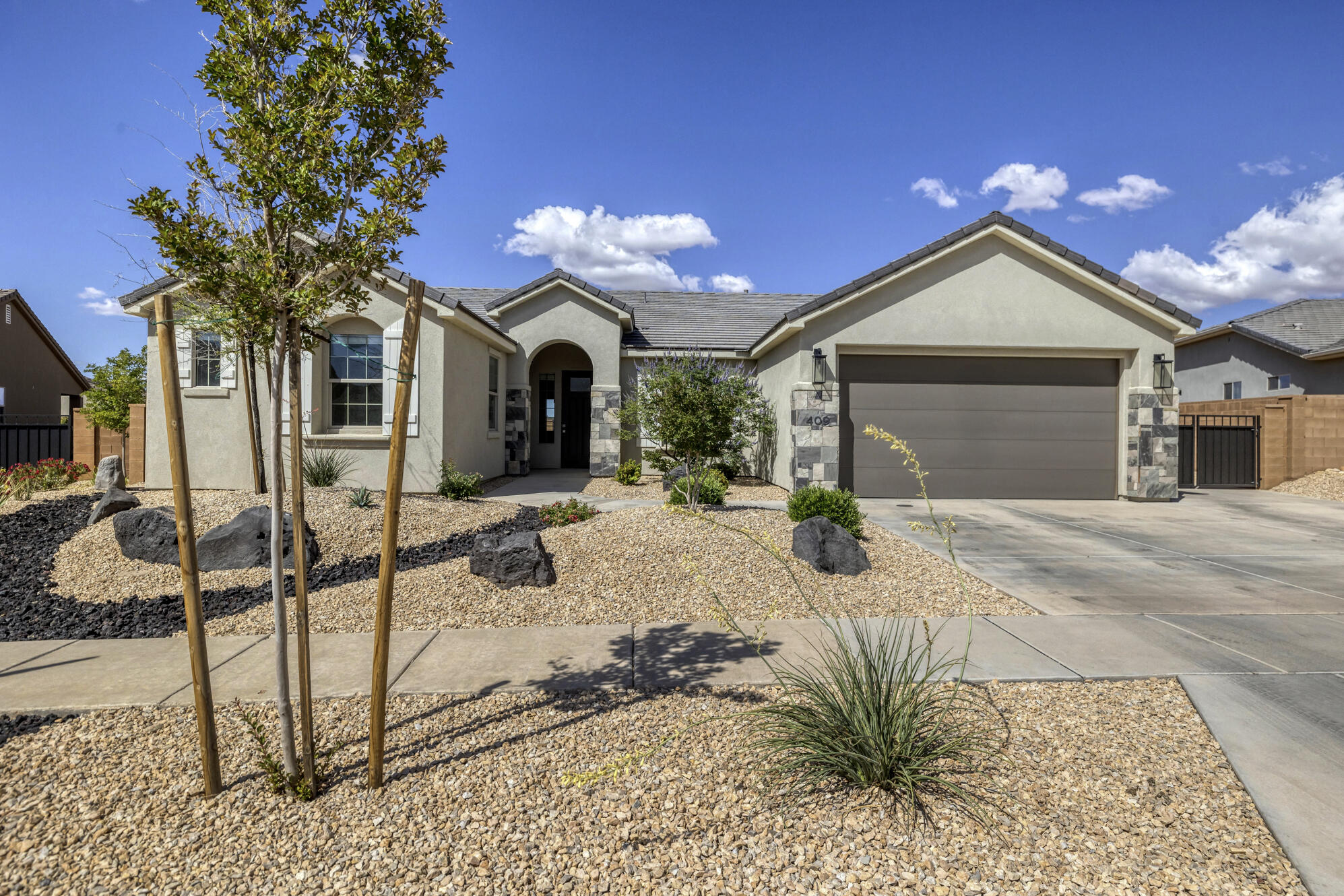409 N SAGE GROUSE DR