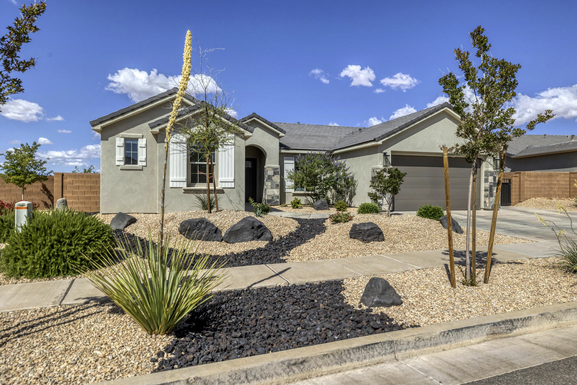 409 N SAGE GROUSE DR